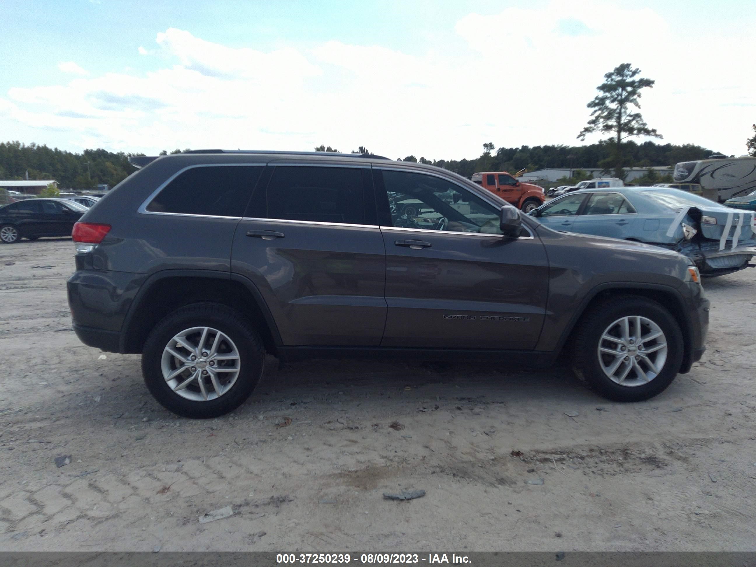 Photo 12 VIN: 1C4RJFAG4HC782431 - JEEP GRAND CHEROKEE 