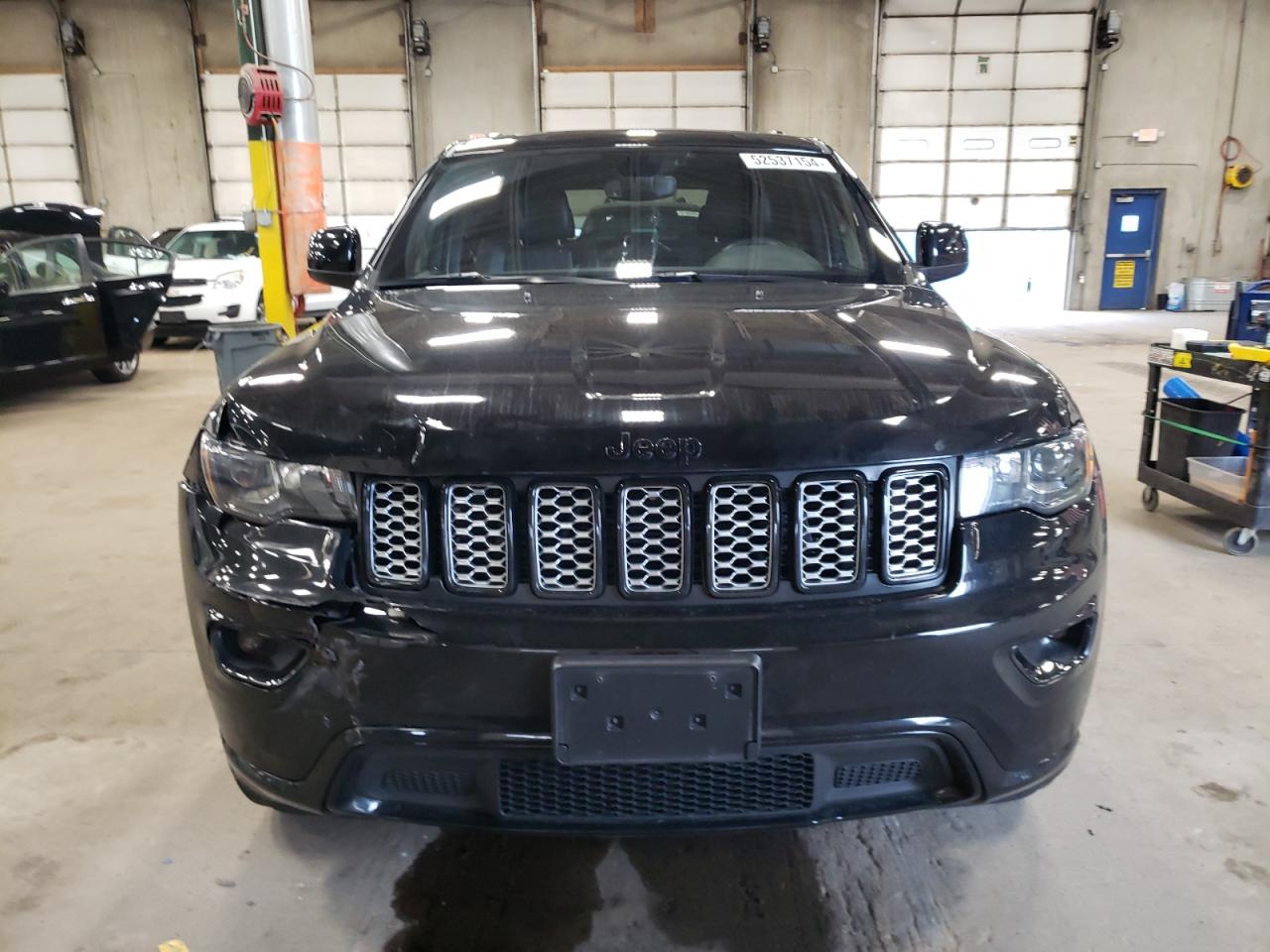 Photo 4 VIN: 1C4RJFAG4JC483673 - JEEP GRAND CHEROKEE 