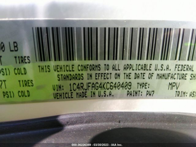 Photo 8 VIN: 1C4RJFAG4KC640409 - JEEP GRAND CHEROKEE 