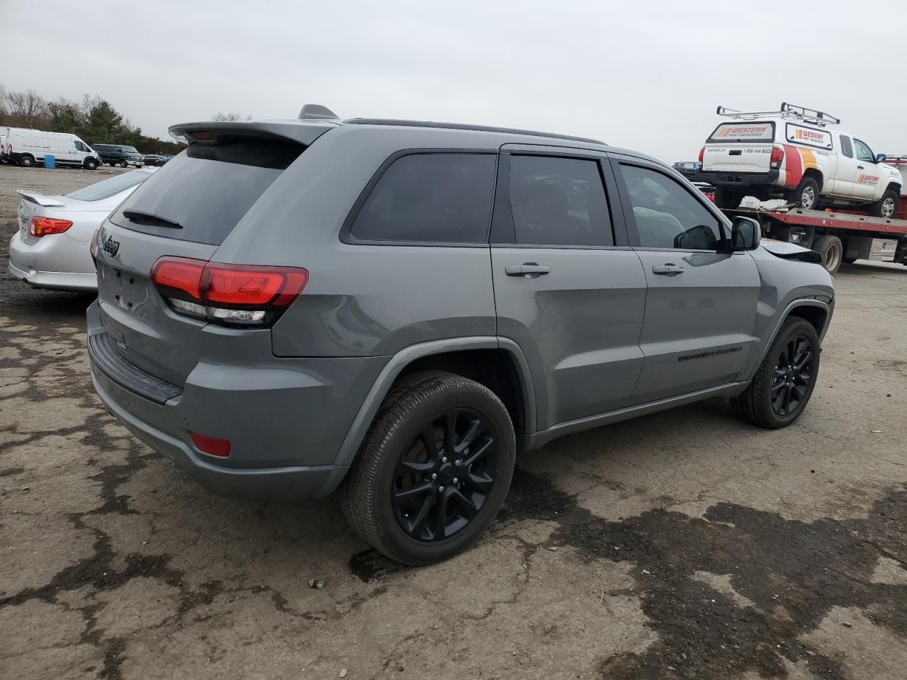 Photo 2 VIN: 1C4RJFAG4NC115225 - JEEP GRAND CHEROKEE 