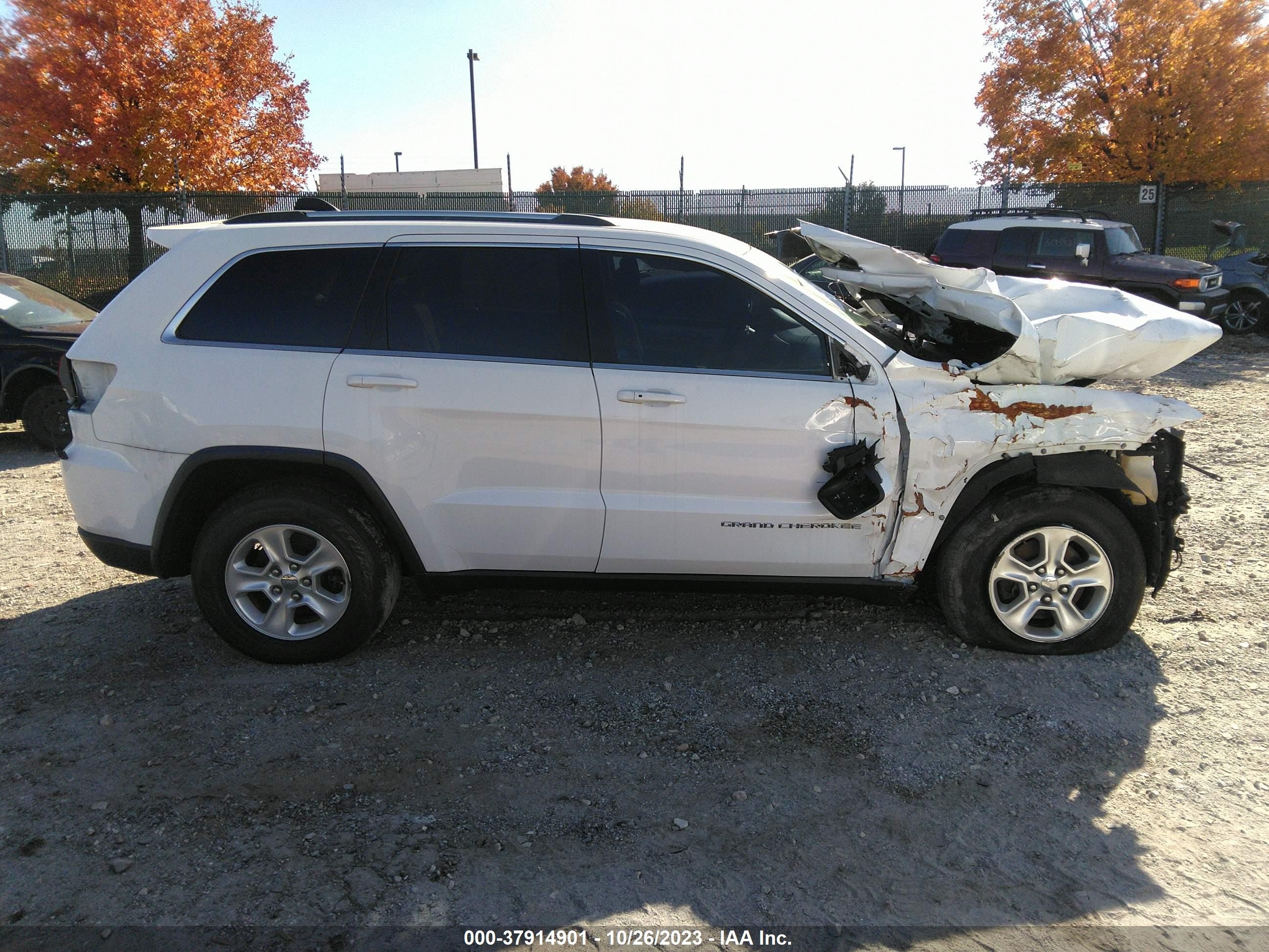 Photo 13 VIN: 1C4RJFAG5EC129134 - JEEP GRAND CHEROKEE 