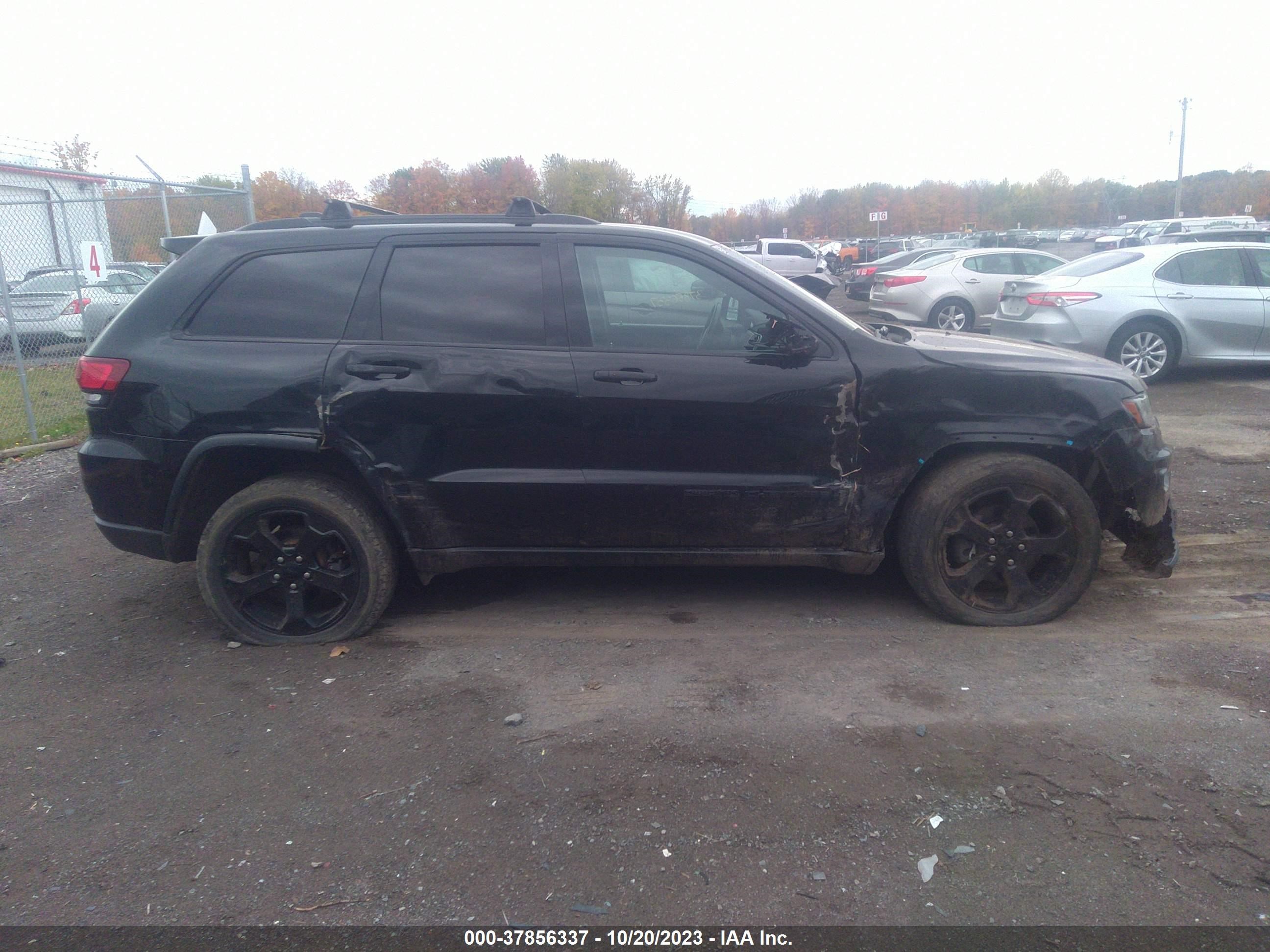 Photo 12 VIN: 1C4RJFAG5KC619763 - JEEP GRAND CHEROKEE 