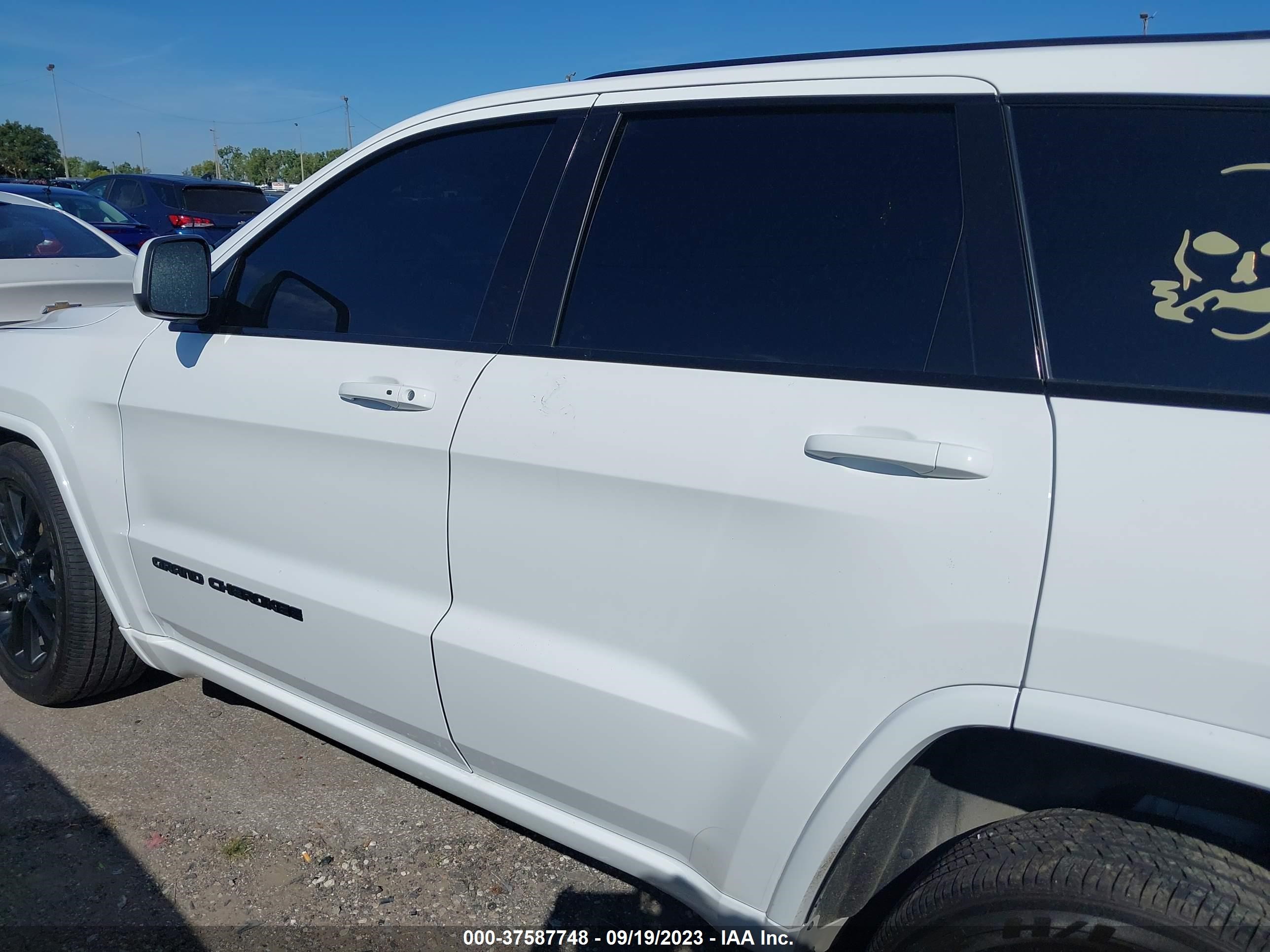 Photo 13 VIN: 1C4RJFAG5MC561673 - JEEP GRAND CHEROKEE 