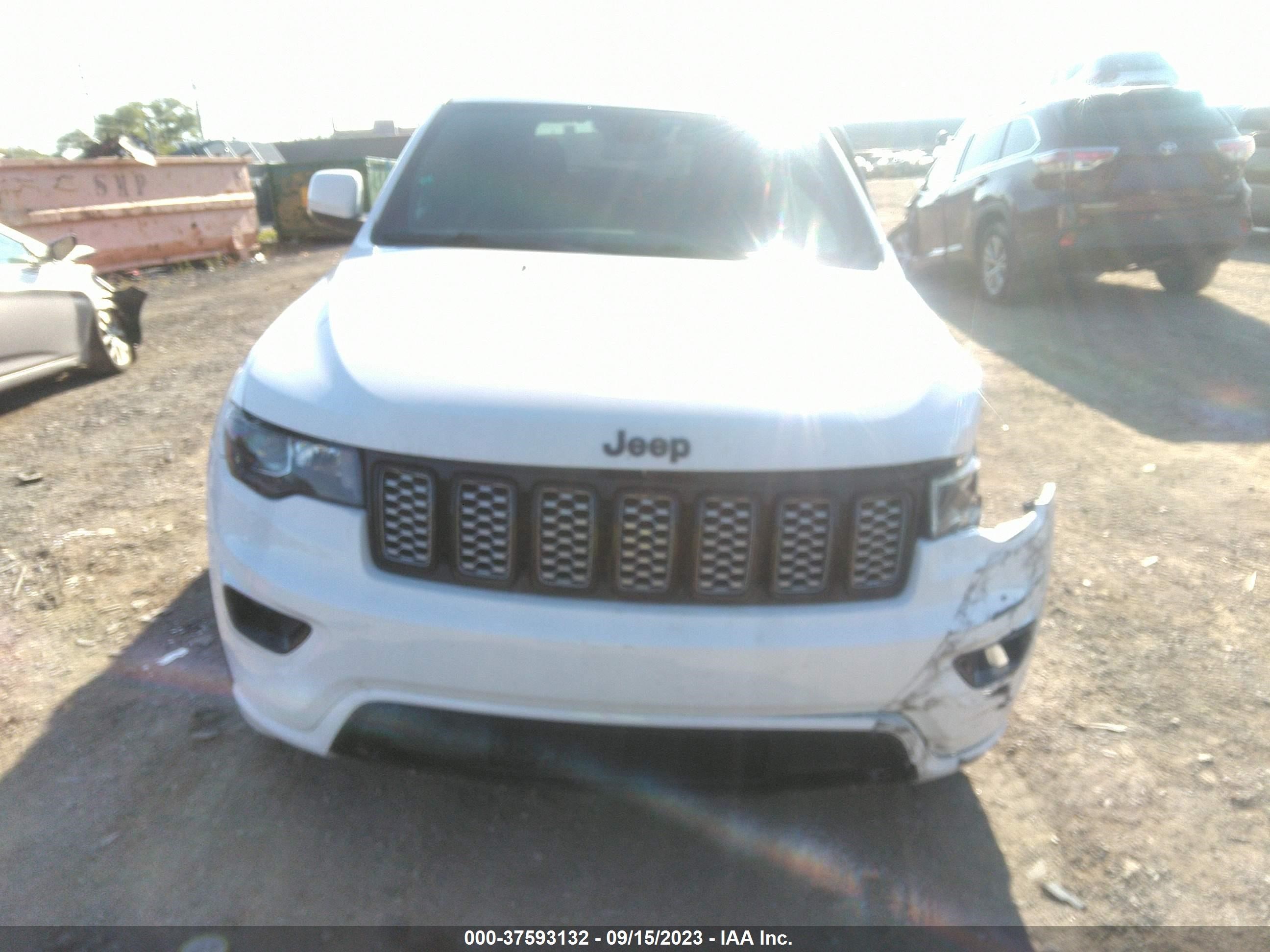 Photo 10 VIN: 1C4RJFAG5MC616932 - JEEP GRAND CHEROKEE 