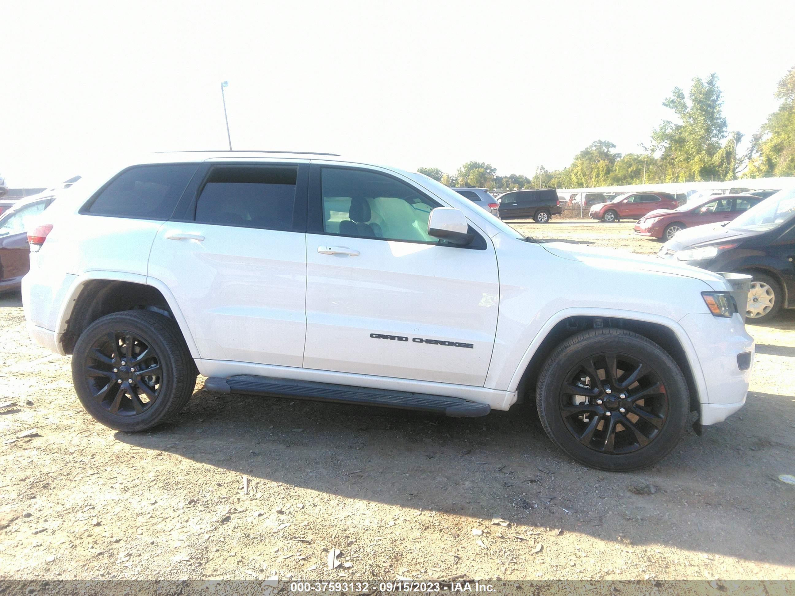 Photo 11 VIN: 1C4RJFAG5MC616932 - JEEP GRAND CHEROKEE 