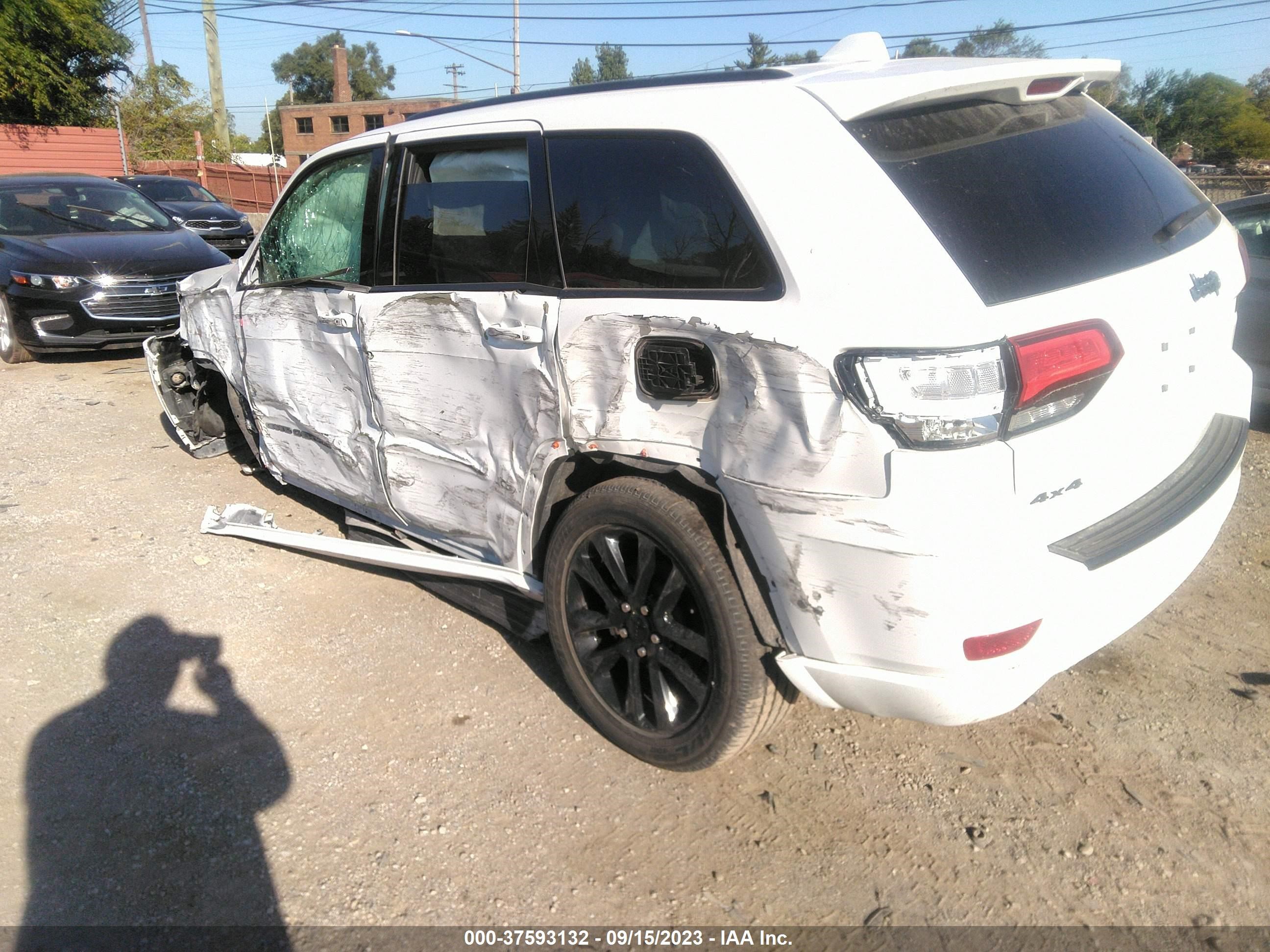 Photo 2 VIN: 1C4RJFAG5MC616932 - JEEP GRAND CHEROKEE 