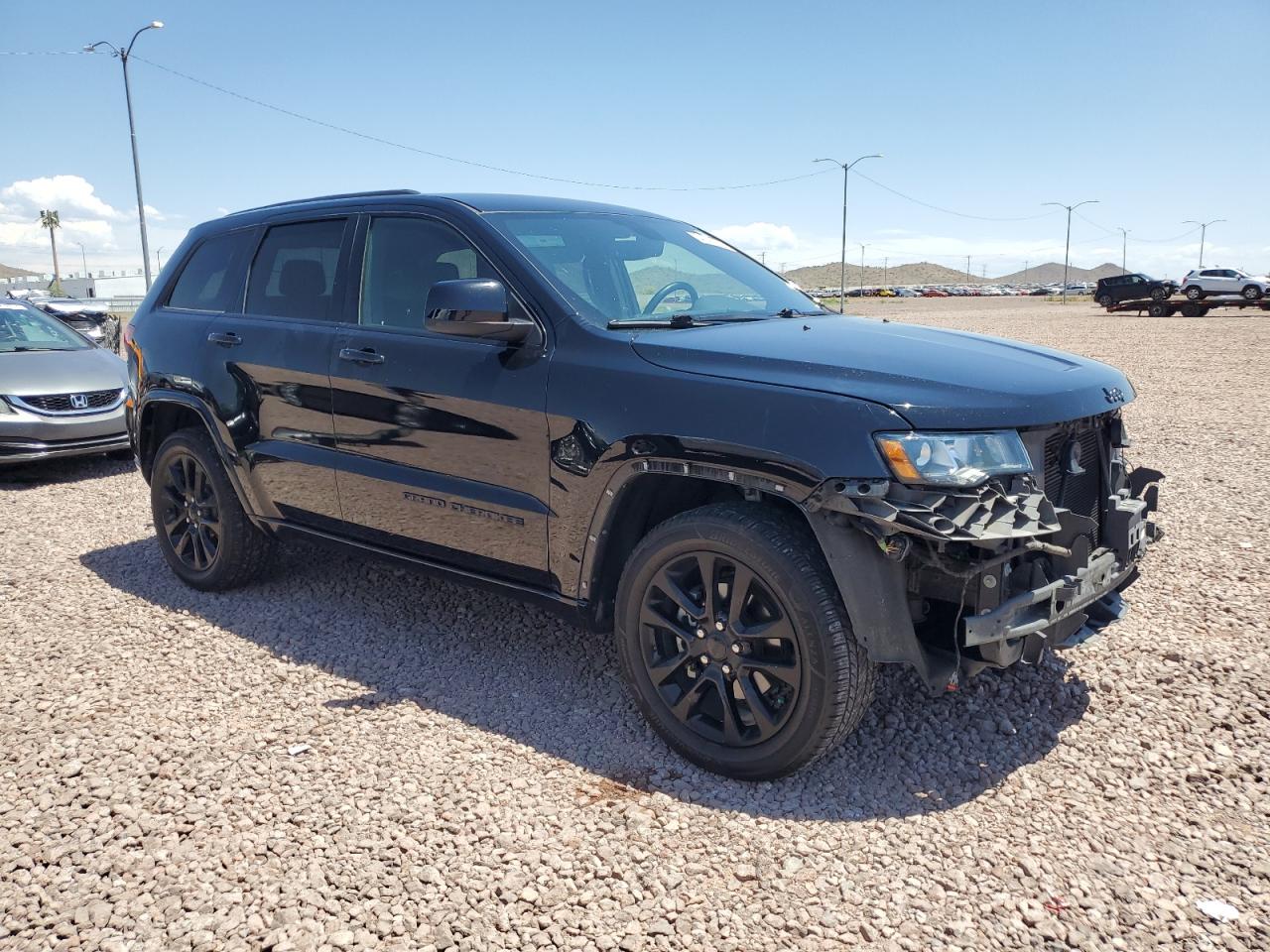 Photo 3 VIN: 1C4RJFAG6JC335315 - JEEP GRAND CHEROKEE 