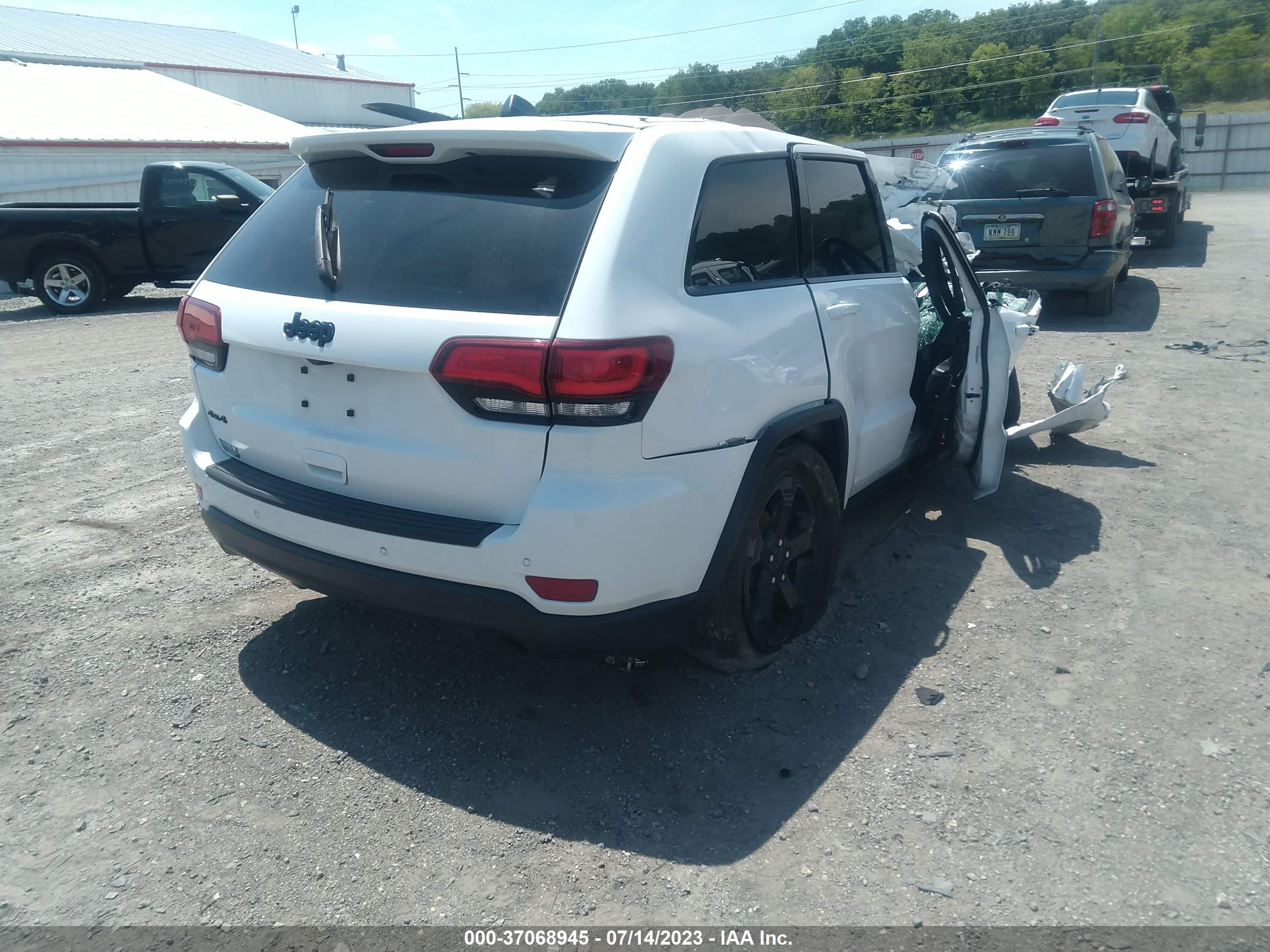 Photo 3 VIN: 1C4RJFAG6LC153486 - JEEP GRAND CHEROKEE 