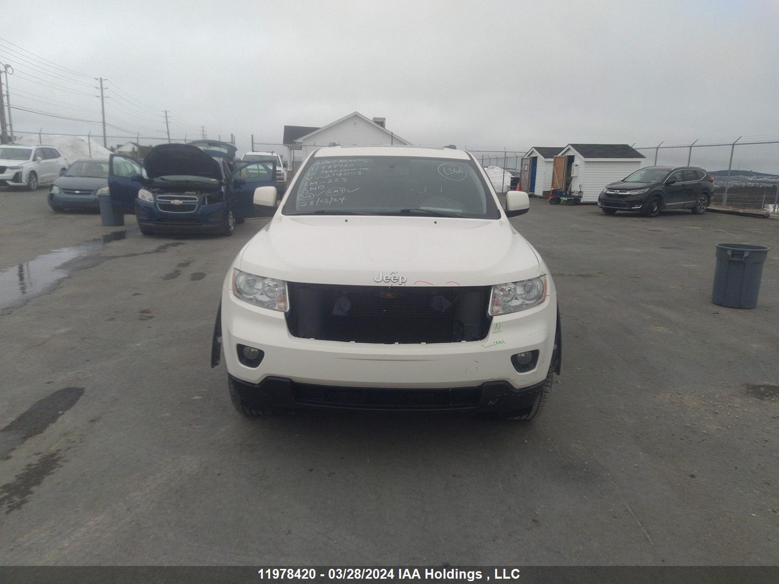 Photo 12 VIN: 1C4RJFAG7CC217003 - JEEP GRAND CHEROKEE 