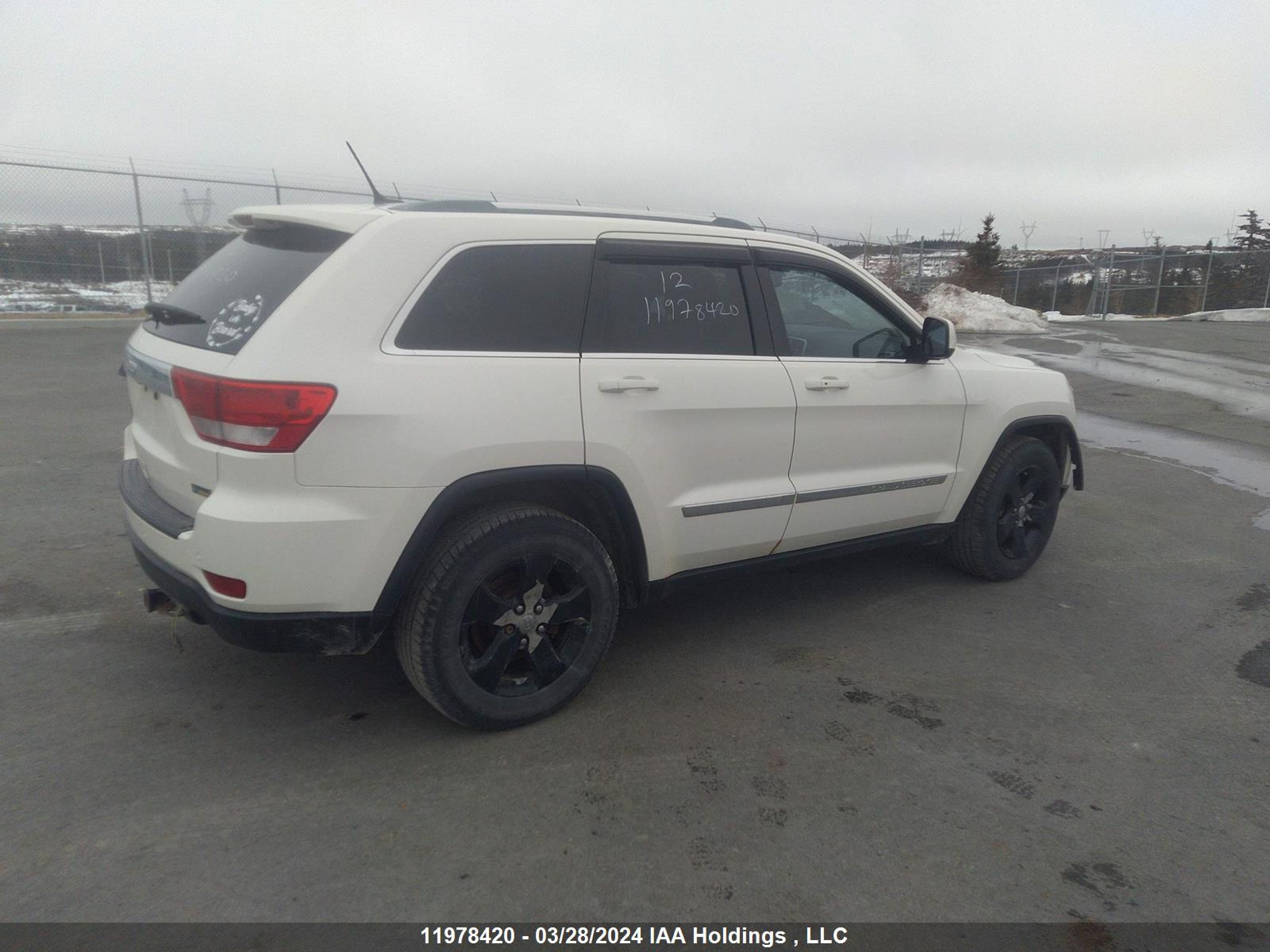 Photo 3 VIN: 1C4RJFAG7CC217003 - JEEP GRAND CHEROKEE 