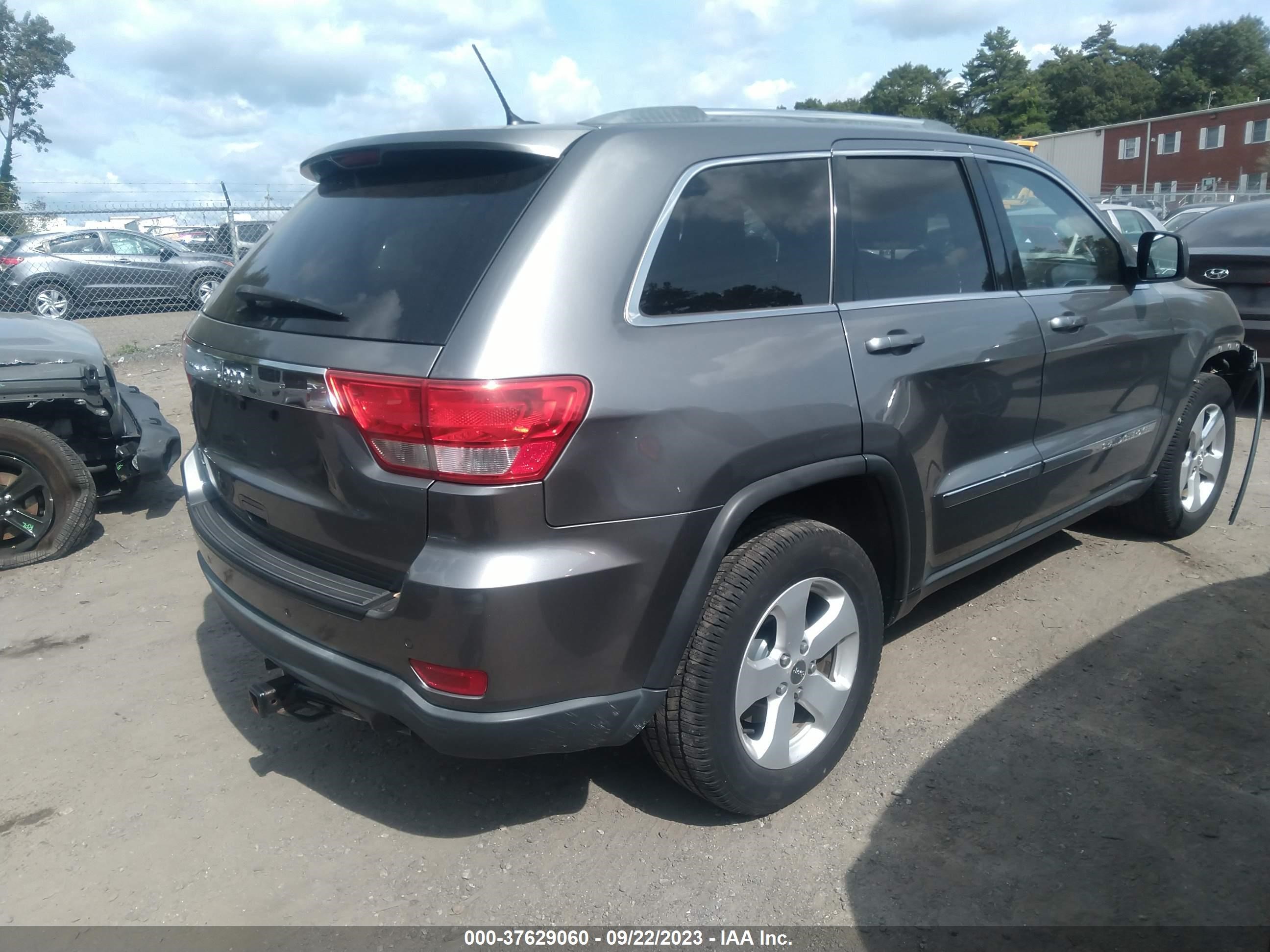 Photo 3 VIN: 1C4RJFAG7CC273054 - JEEP GRAND CHEROKEE 