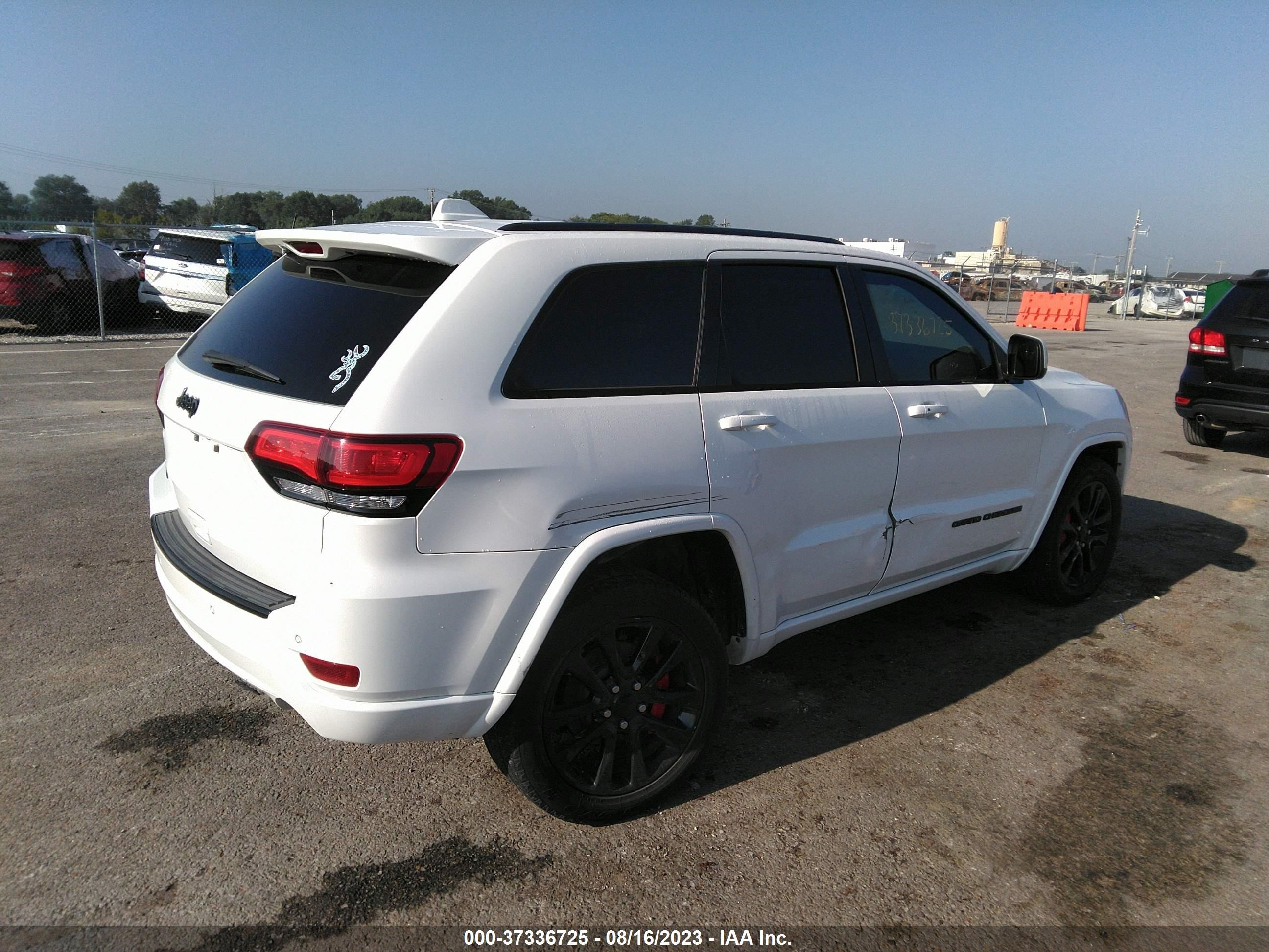 Photo 3 VIN: 1C4RJFAG7HC744756 - JEEP GRAND CHEROKEE 