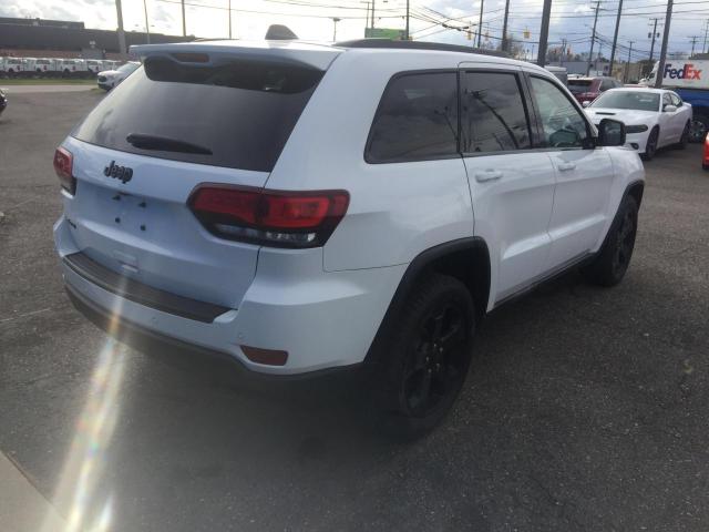 Photo 3 VIN: 1C4RJFAG7JC367903 - JEEP GRAND CHEROKEE 