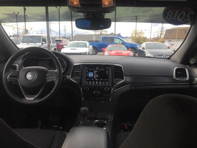 Photo 8 VIN: 1C4RJFAG7JC367903 - JEEP GRAND CHEROKEE 