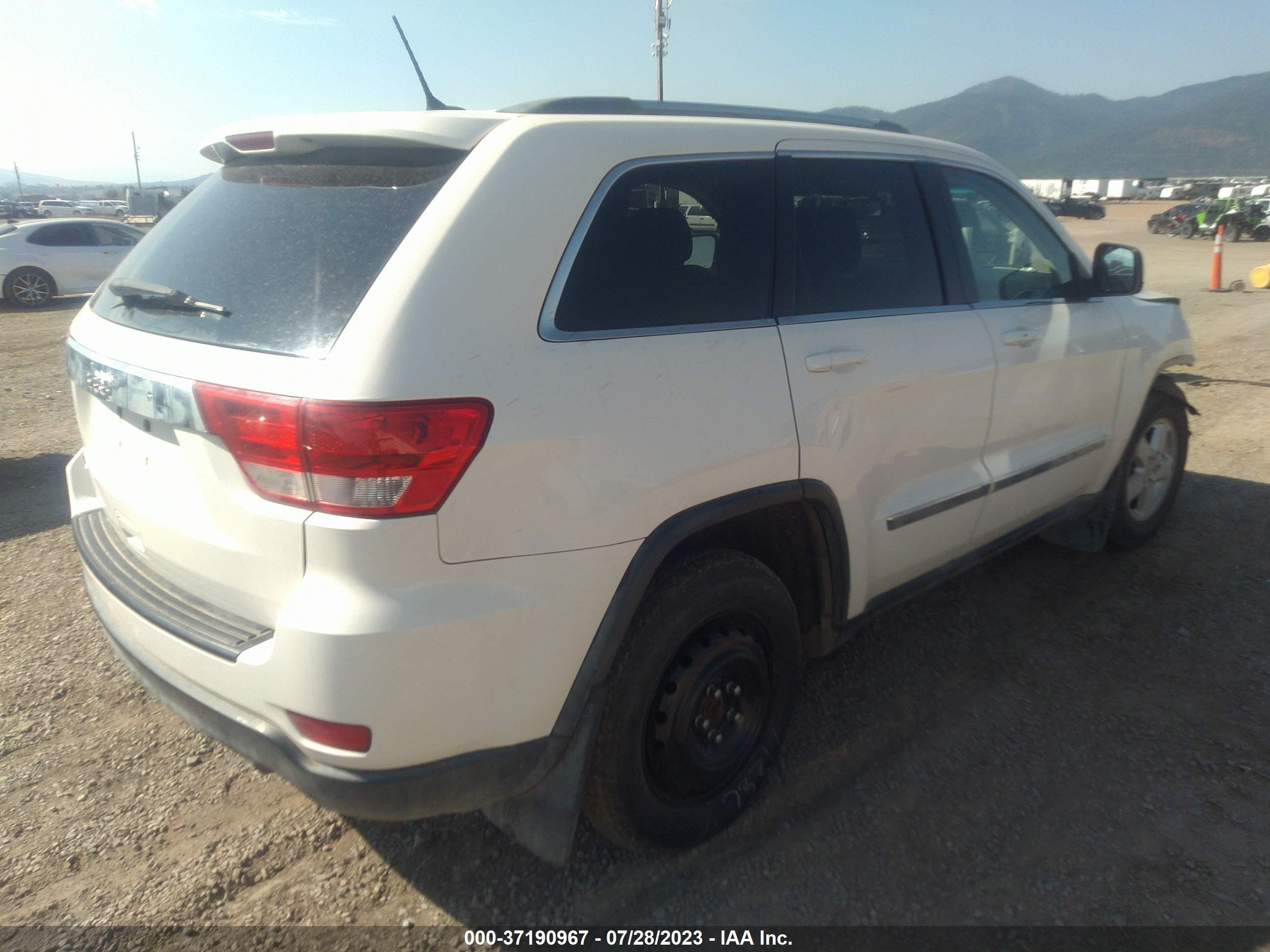 Photo 3 VIN: 1C4RJFAG8CC171214 - JEEP GRAND CHEROKEE 