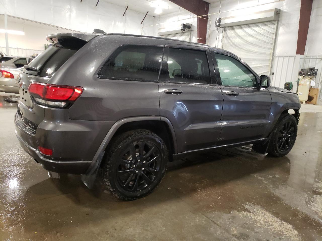 Photo 2 VIN: 1C4RJFAG8JC214222 - JEEP GRAND CHEROKEE 