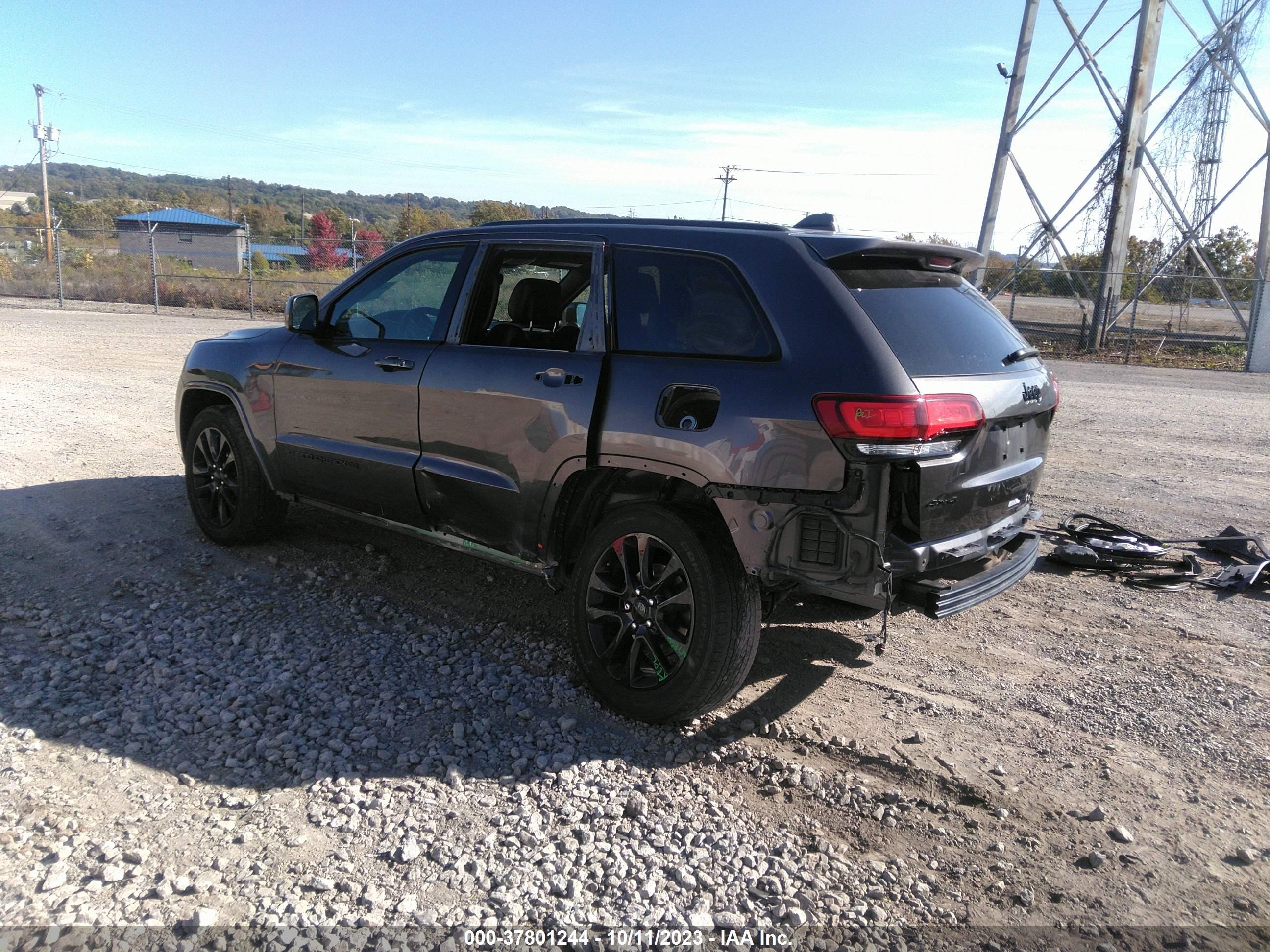 Photo 2 VIN: 1C4RJFAG8JC465256 - JEEP GRAND CHEROKEE 