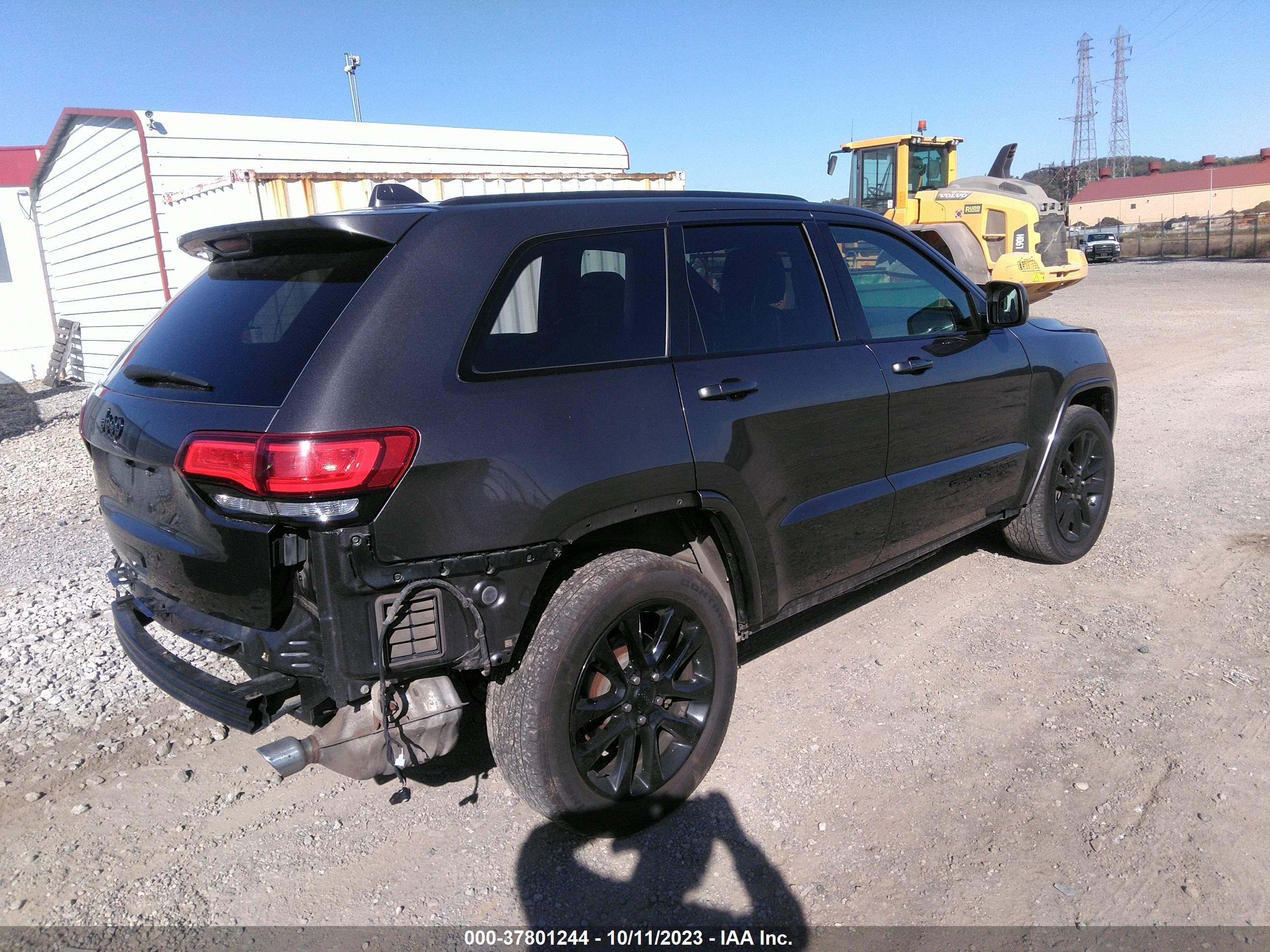 Photo 3 VIN: 1C4RJFAG8JC465256 - JEEP GRAND CHEROKEE 