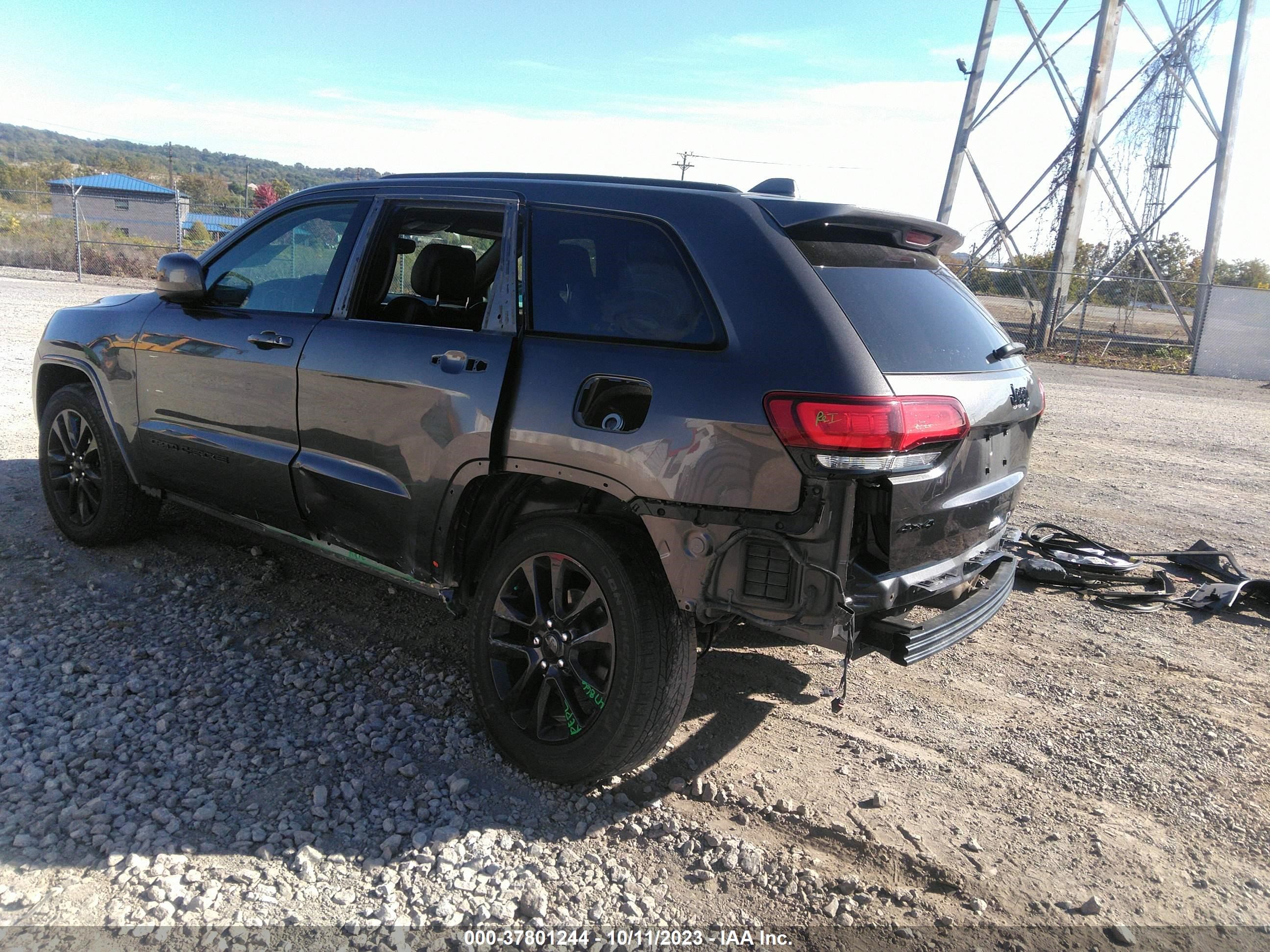 Photo 5 VIN: 1C4RJFAG8JC465256 - JEEP GRAND CHEROKEE 