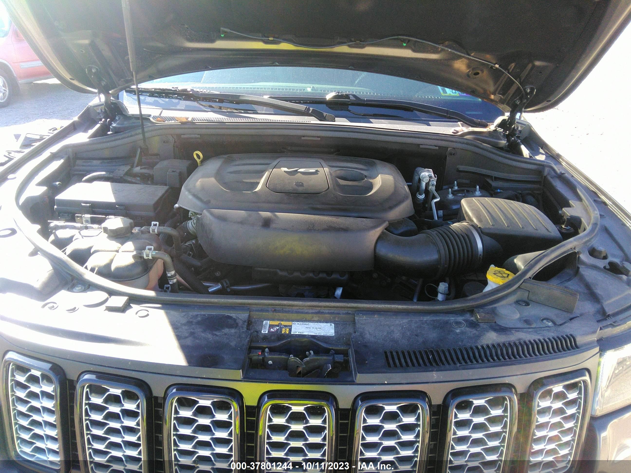 Photo 9 VIN: 1C4RJFAG8JC465256 - JEEP GRAND CHEROKEE 