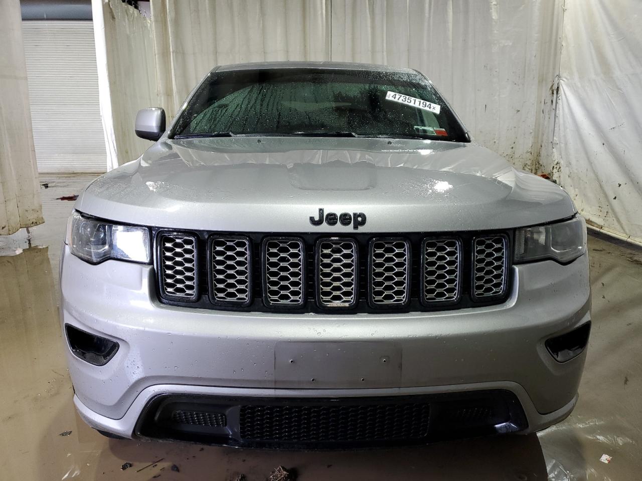 Photo 4 VIN: 1C4RJFAG8JC500927 - JEEP GRAND CHEROKEE 