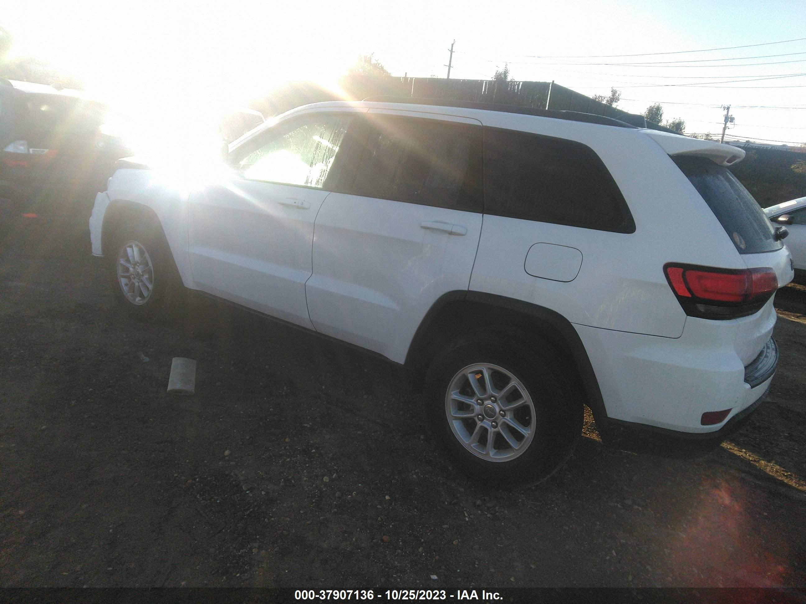 Photo 2 VIN: 1C4RJFAG8LC433961 - JEEP GRAND CHEROKEE 