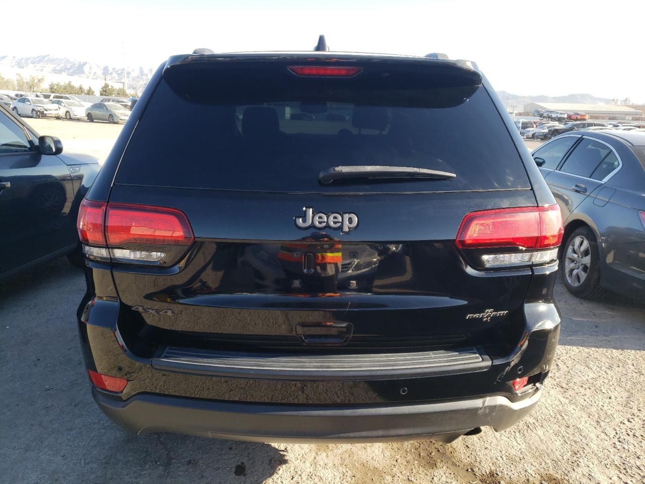 Photo 5 VIN: 1C4RJFAG9HC631875 - JEEP GRAND CHEROKEE 