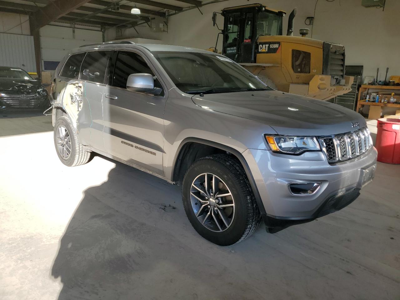 Photo 3 VIN: 1C4RJFAG9JC145654 - JEEP GRAND CHEROKEE 