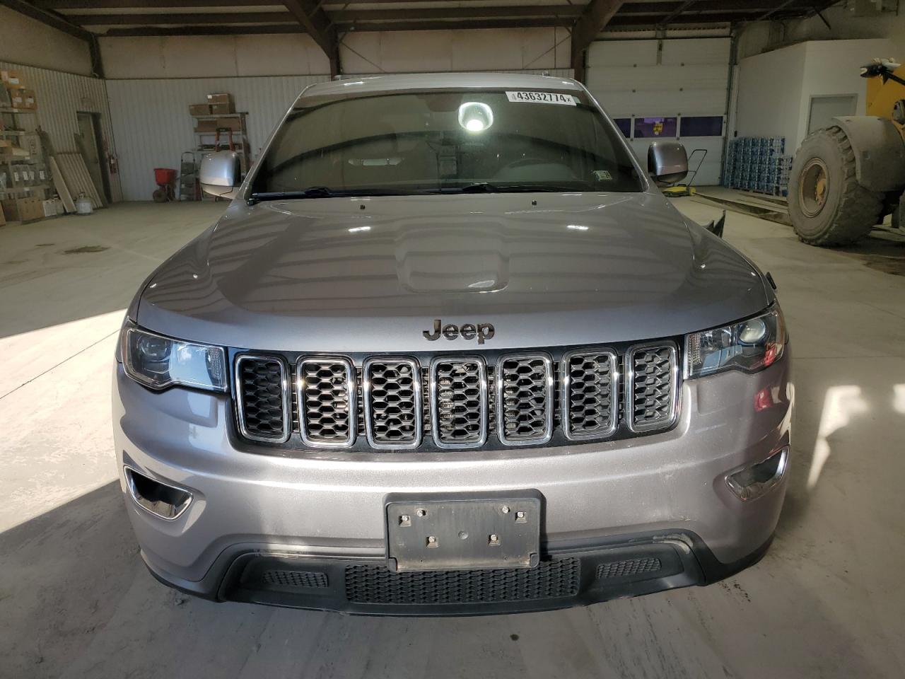 Photo 4 VIN: 1C4RJFAG9JC145654 - JEEP GRAND CHEROKEE 