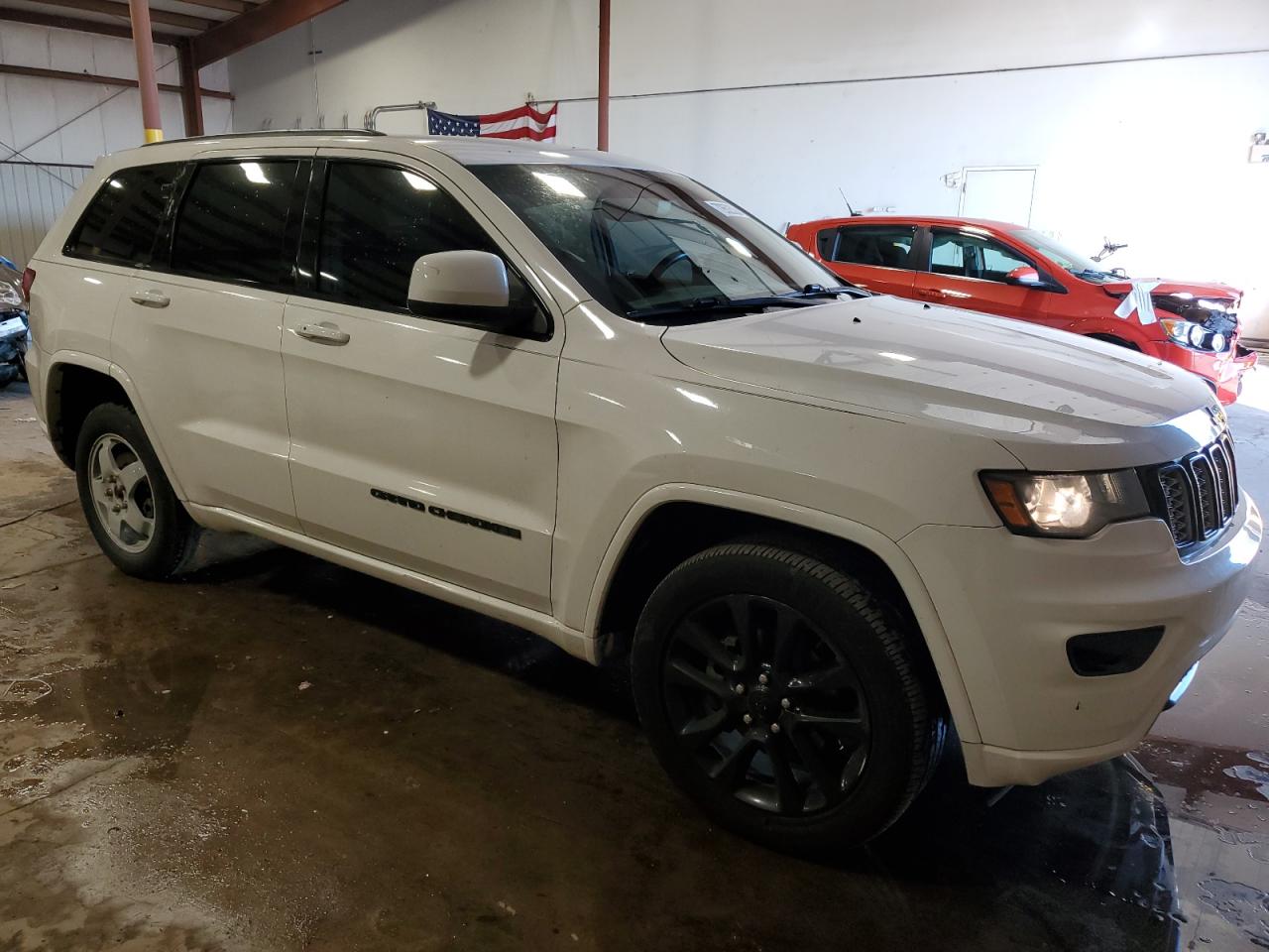 Photo 3 VIN: 1C4RJFAG9JC184857 - JEEP GRAND CHEROKEE 