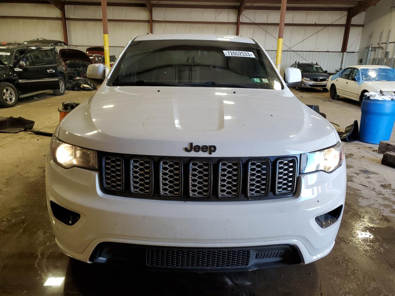 Photo 4 VIN: 1C4RJFAG9JC184857 - JEEP GRAND CHEROKEE 