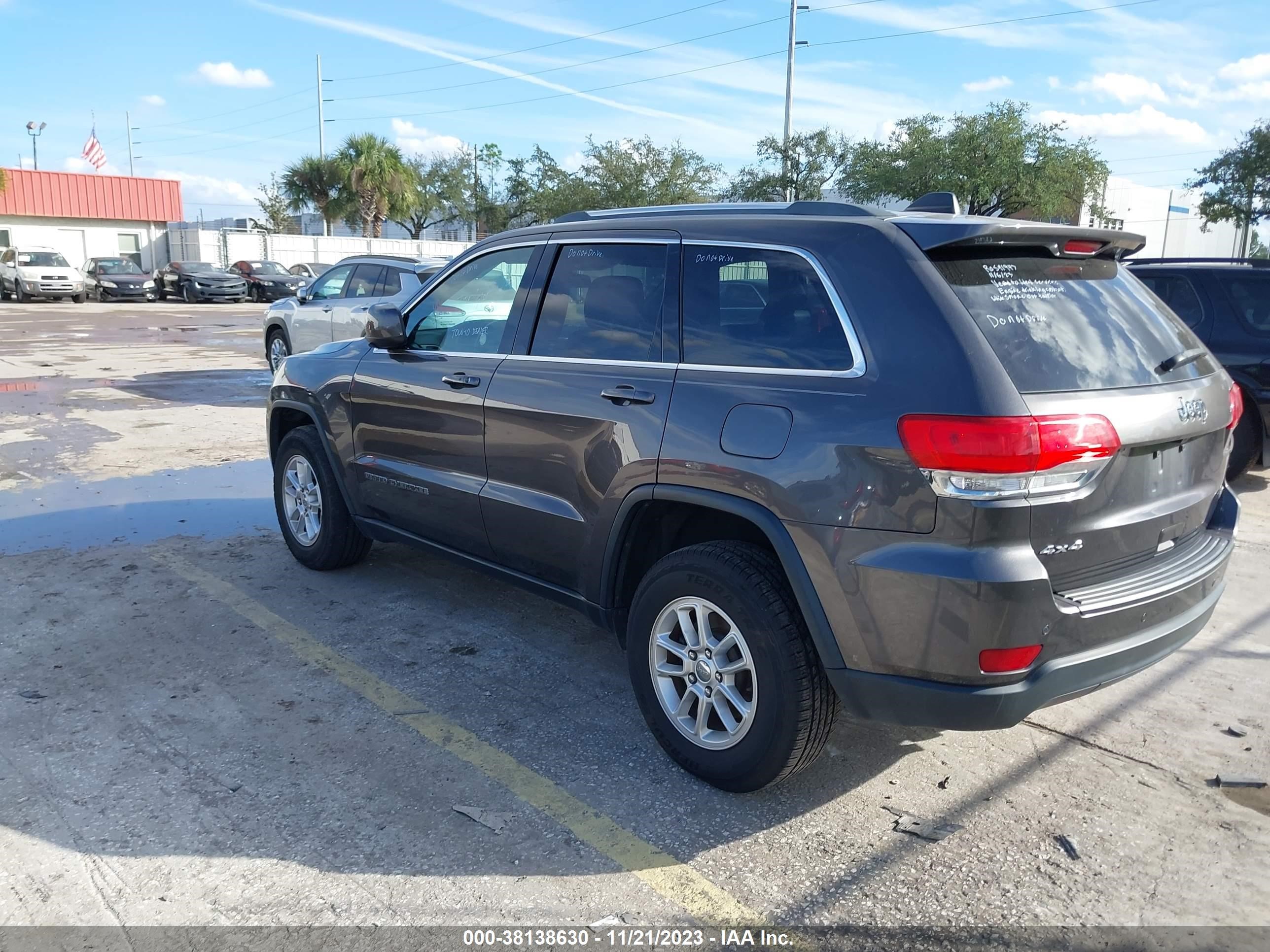 Photo 2 VIN: 1C4RJFAG9JC459143 - JEEP GRAND CHEROKEE 