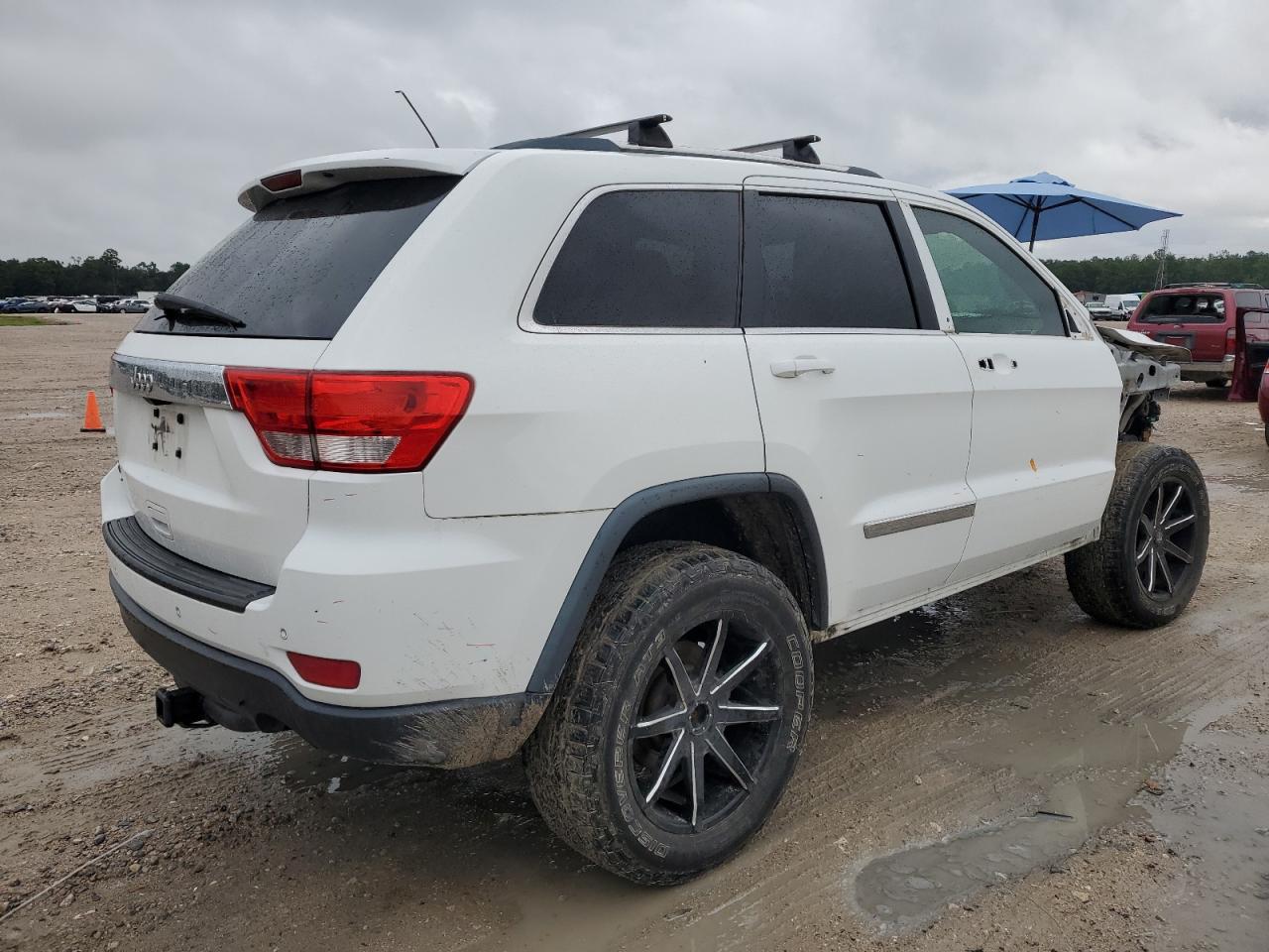 Photo 2 VIN: 1C4RJFAGXDC518639 - JEEP GRAND CHEROKEE 