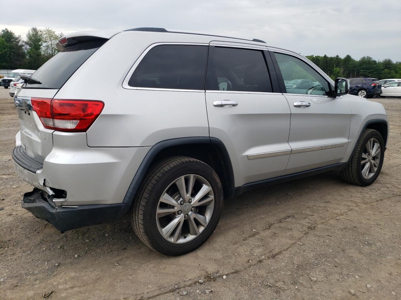 Photo 2 VIN: 1C4RJFAGXDC536591 - JEEP GRAND CHEROKEE 