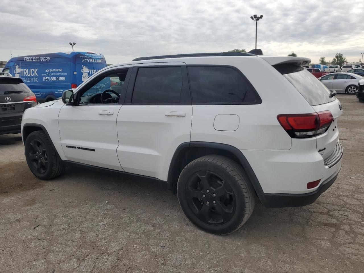 Photo 1 VIN: 1C4RJFAGXJC352778 - JEEP GRAND CHEROKEE 