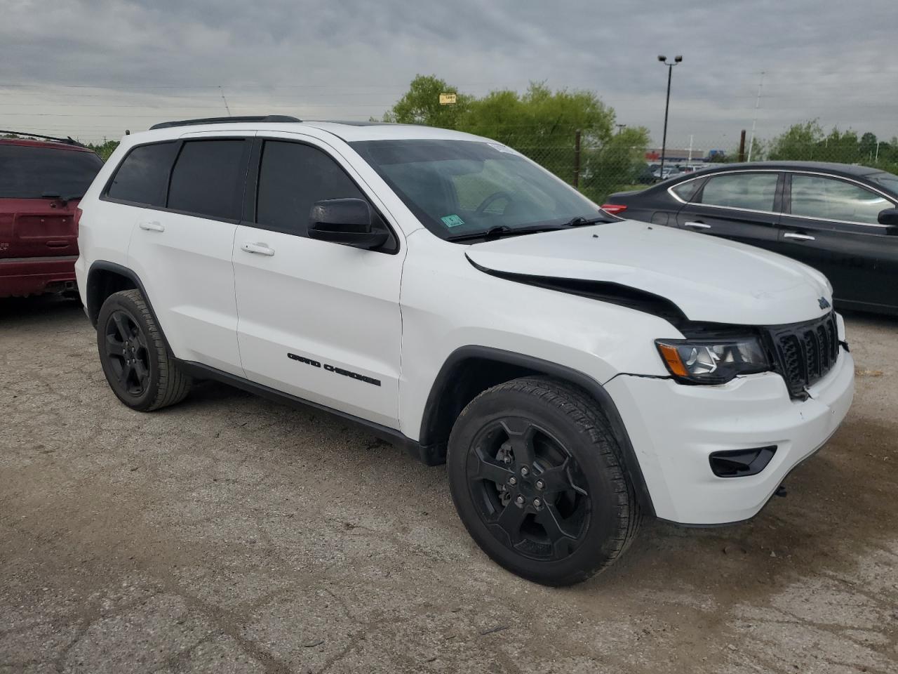 Photo 3 VIN: 1C4RJFAGXJC352778 - JEEP GRAND CHEROKEE 