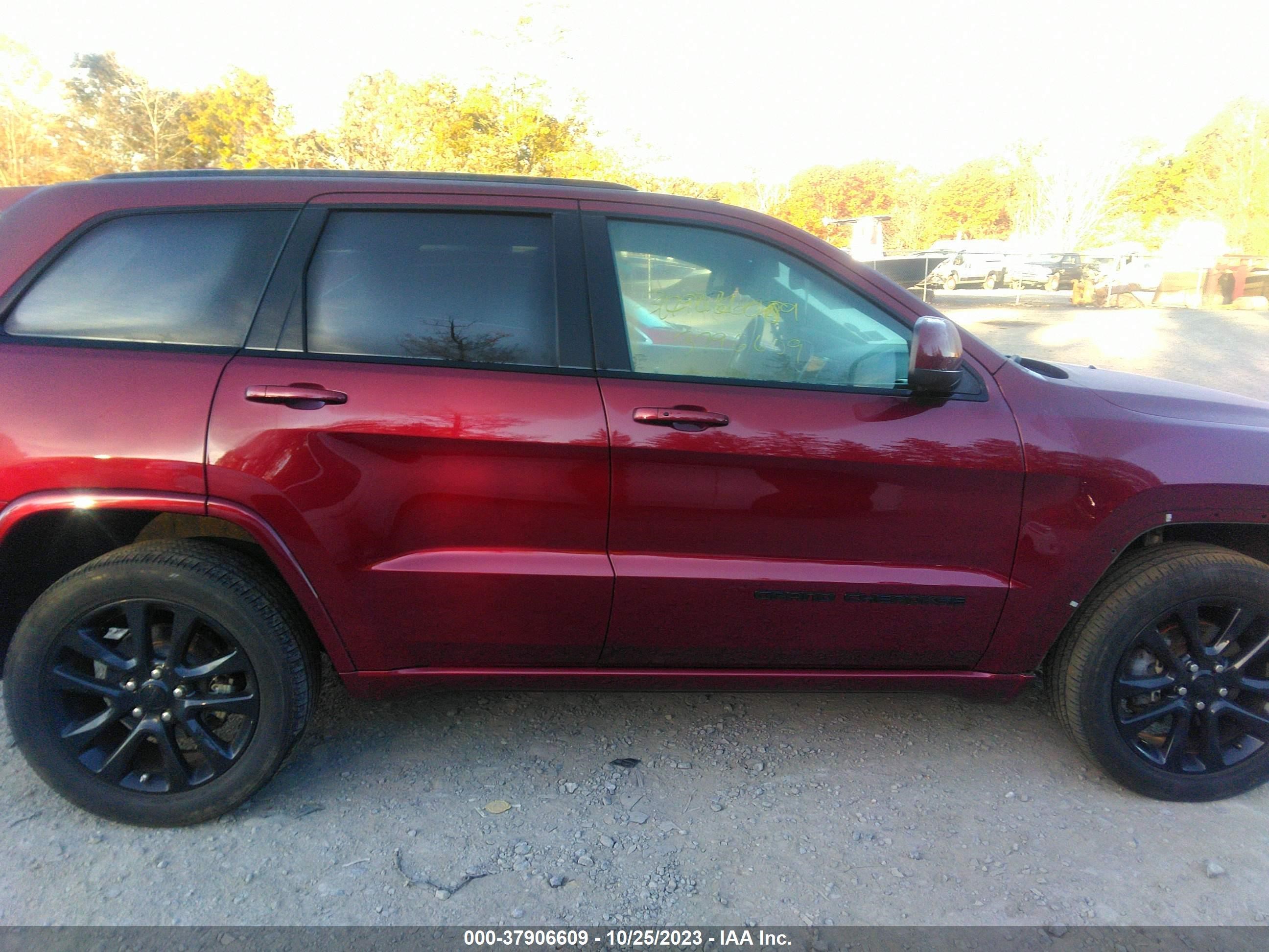 Photo 12 VIN: 1C4RJFAGXLC331464 - JEEP GRAND CHEROKEE 