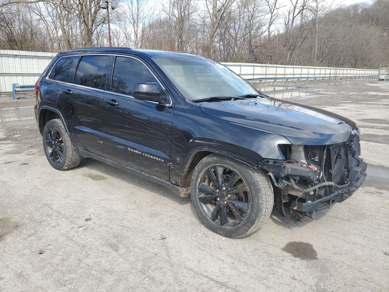 Photo 3 VIN: 1C4RJFAT8DC568629 - JEEP GRAND CHEROKEE 