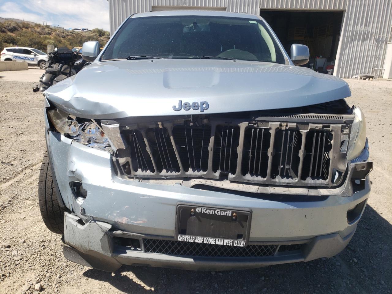 Photo 4 VIN: 1C4RJFAT9CC353730 - JEEP GRAND CHEROKEE 