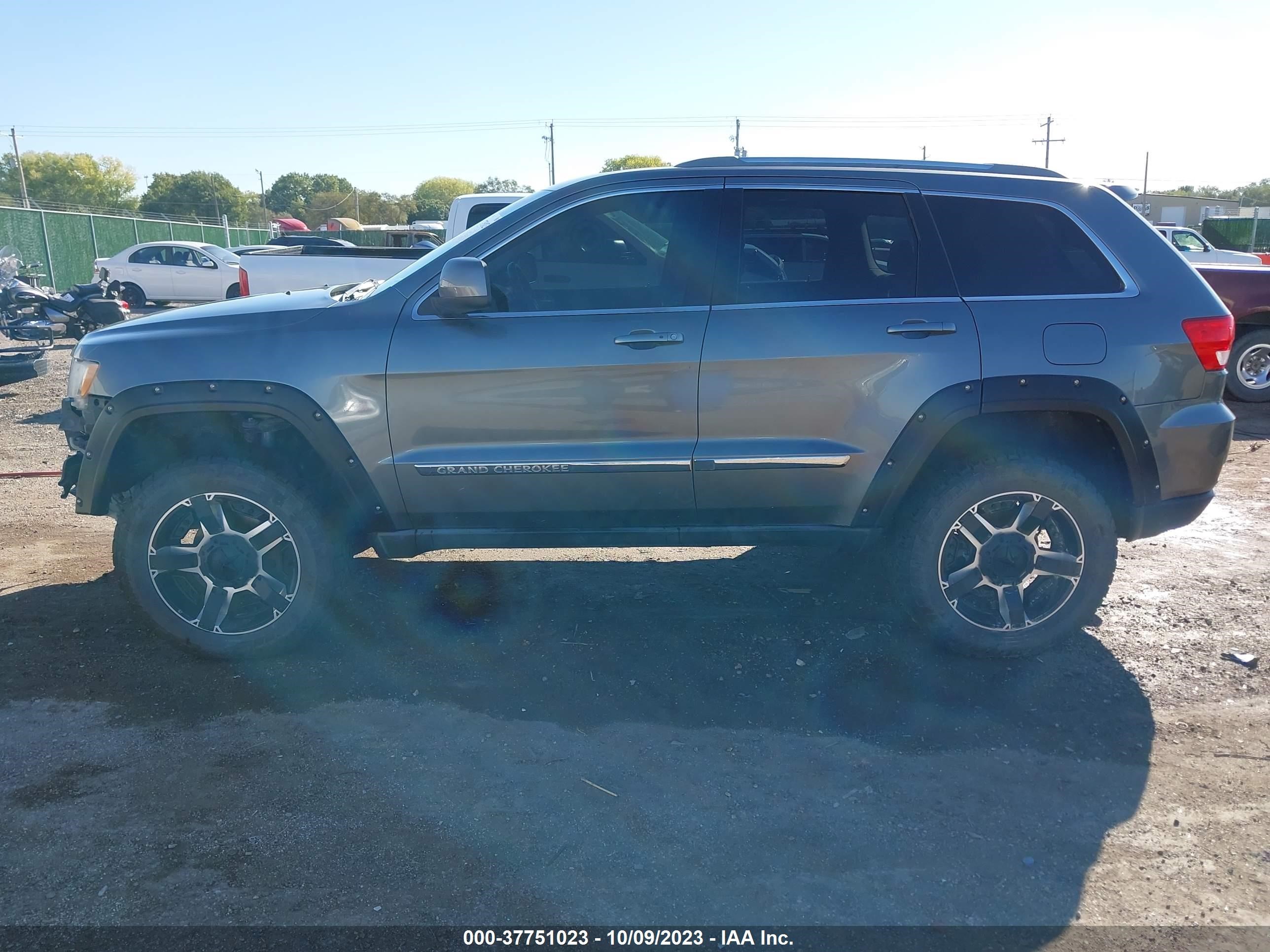 Photo 14 VIN: 1C4RJFATXCC215159 - JEEP GRAND CHEROKEE 