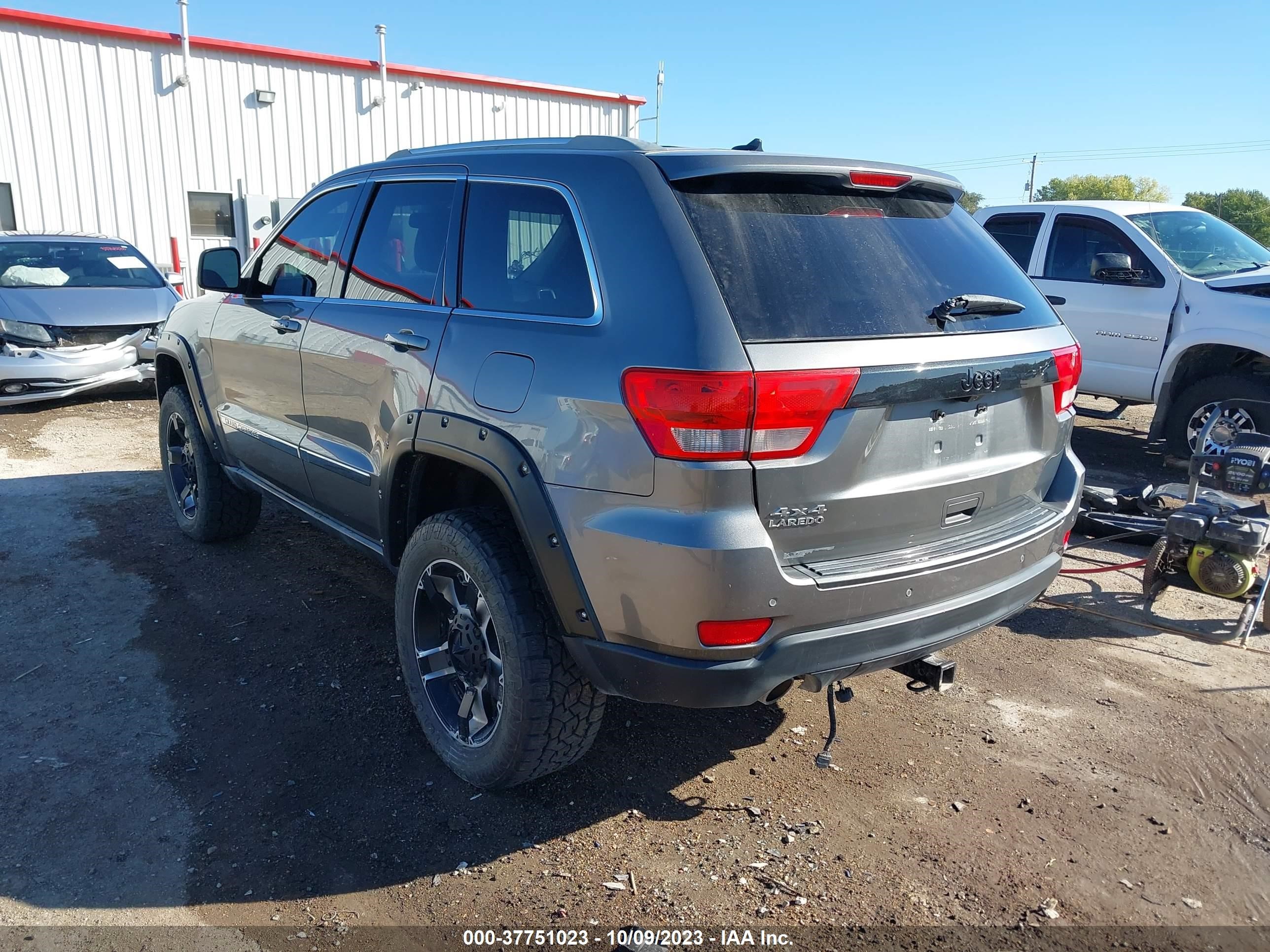 Photo 2 VIN: 1C4RJFATXCC215159 - JEEP GRAND CHEROKEE 