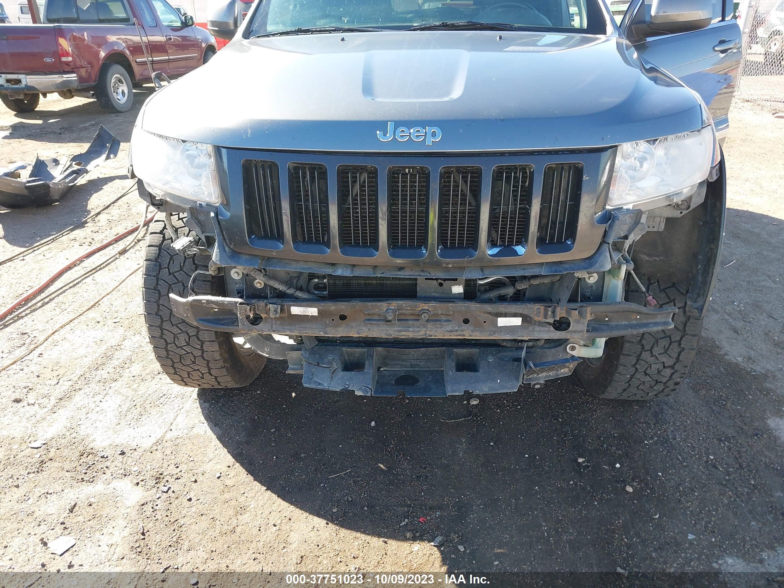 Photo 5 VIN: 1C4RJFATXCC215159 - JEEP GRAND CHEROKEE 