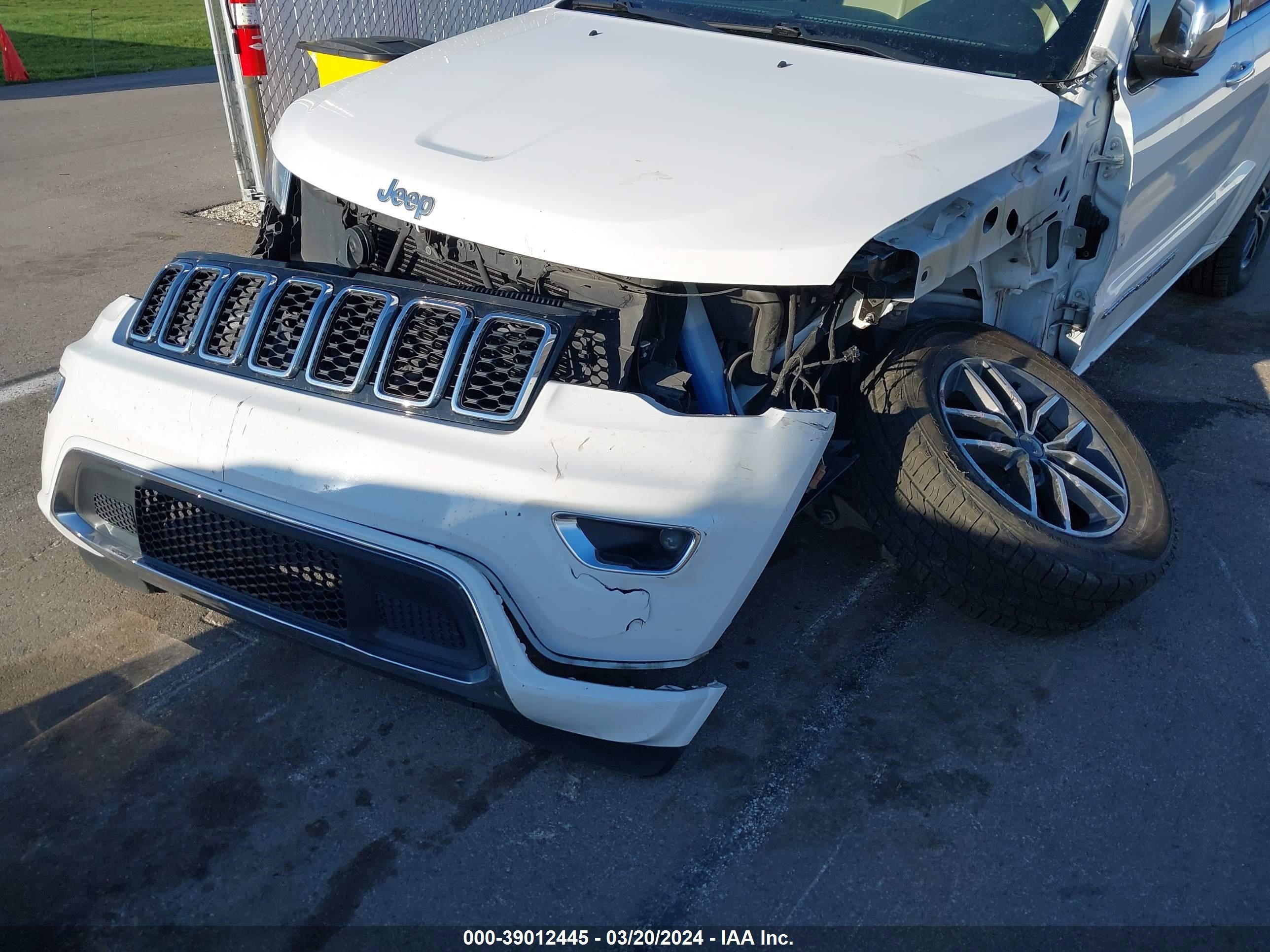 Photo 11 VIN: 1C4RJFBG0LC115556 - JEEP GRAND CHEROKEE 