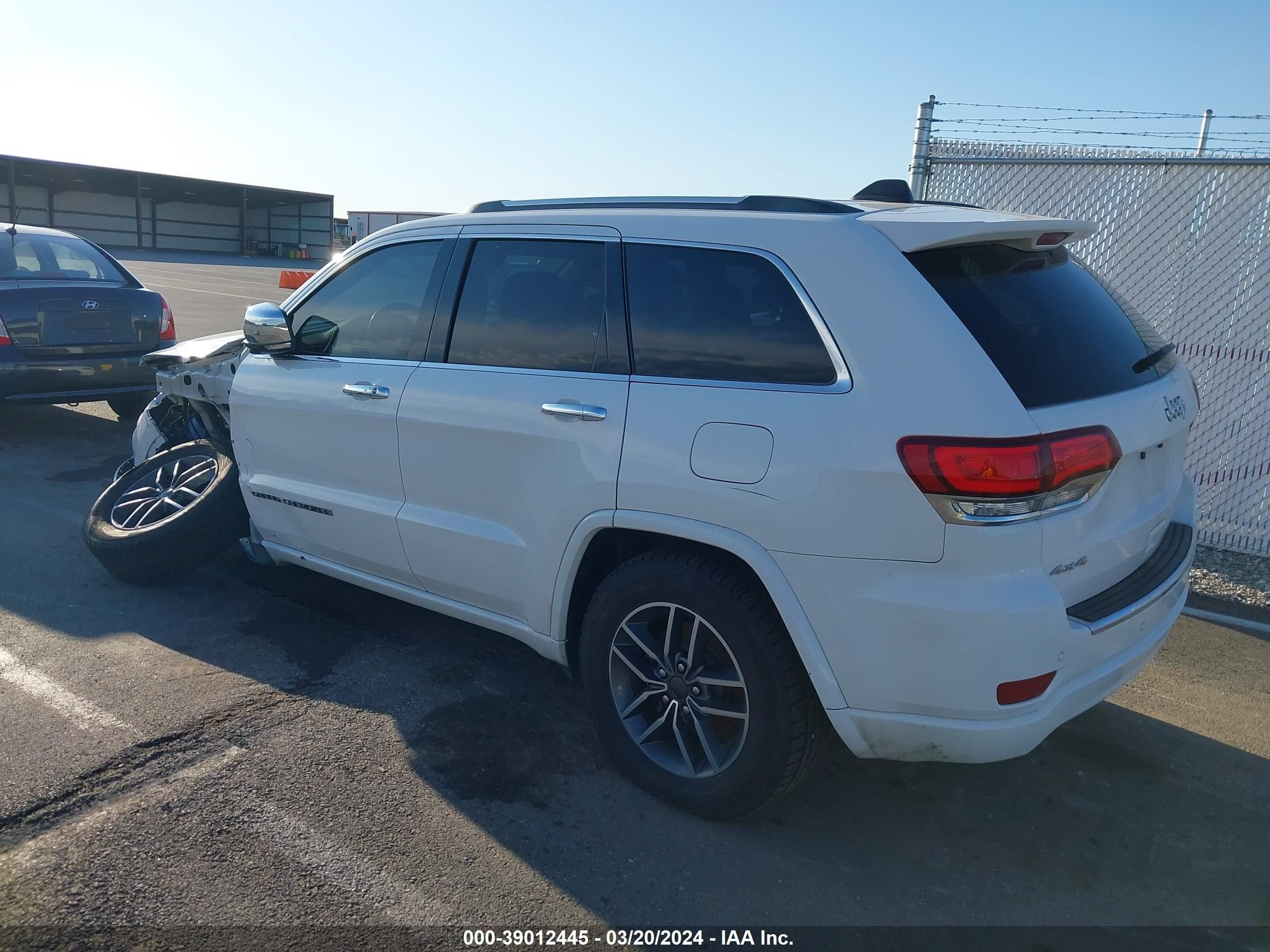 Photo 2 VIN: 1C4RJFBG0LC115556 - JEEP GRAND CHEROKEE 