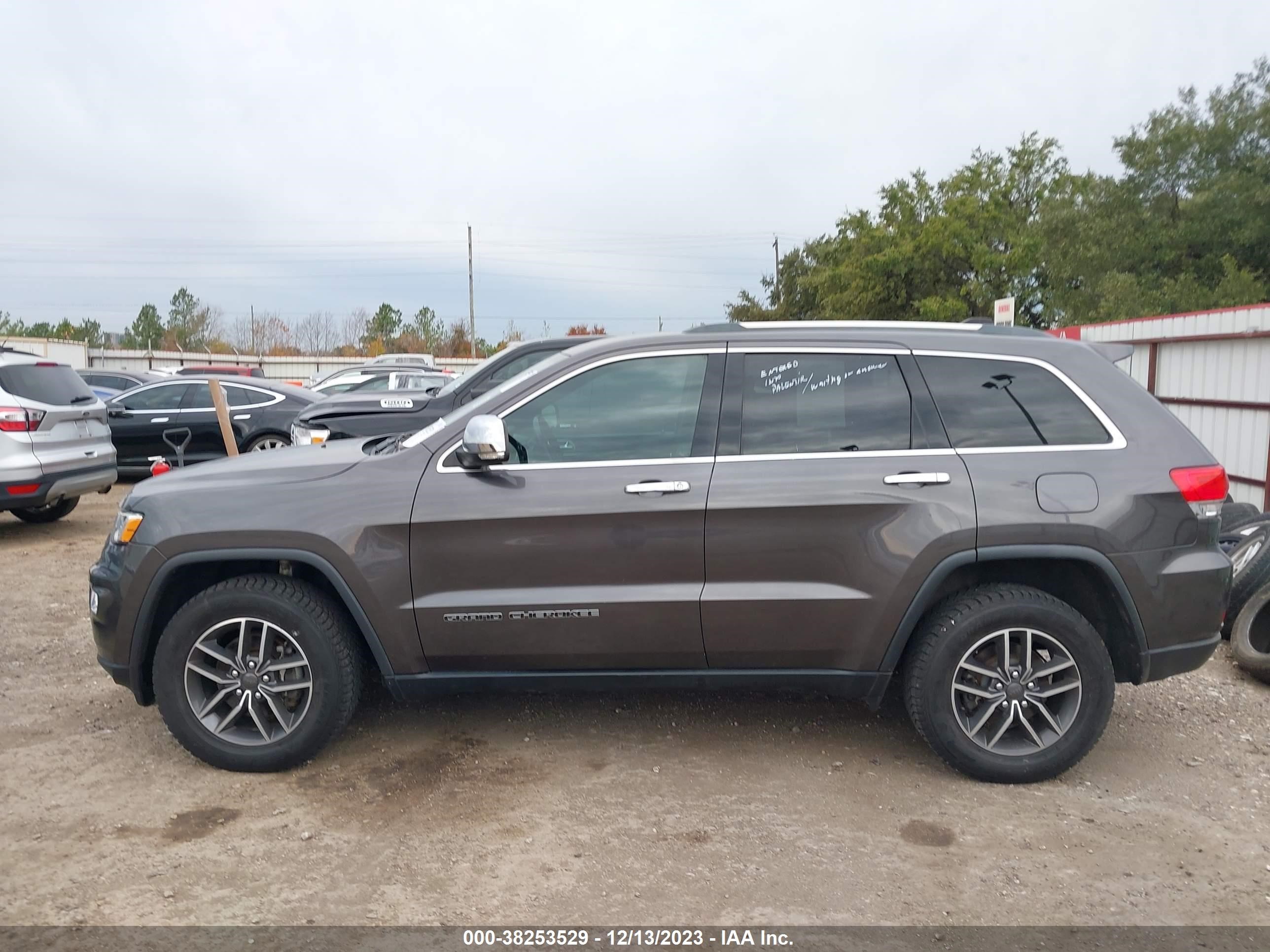 Photo 13 VIN: 1C4RJFBG1KC539679 - JEEP GRAND CHEROKEE 