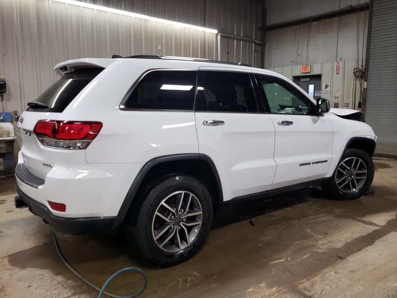 Photo 2 VIN: 1C4RJFBG1LC363699 - JEEP GRAND CHEROKEE 