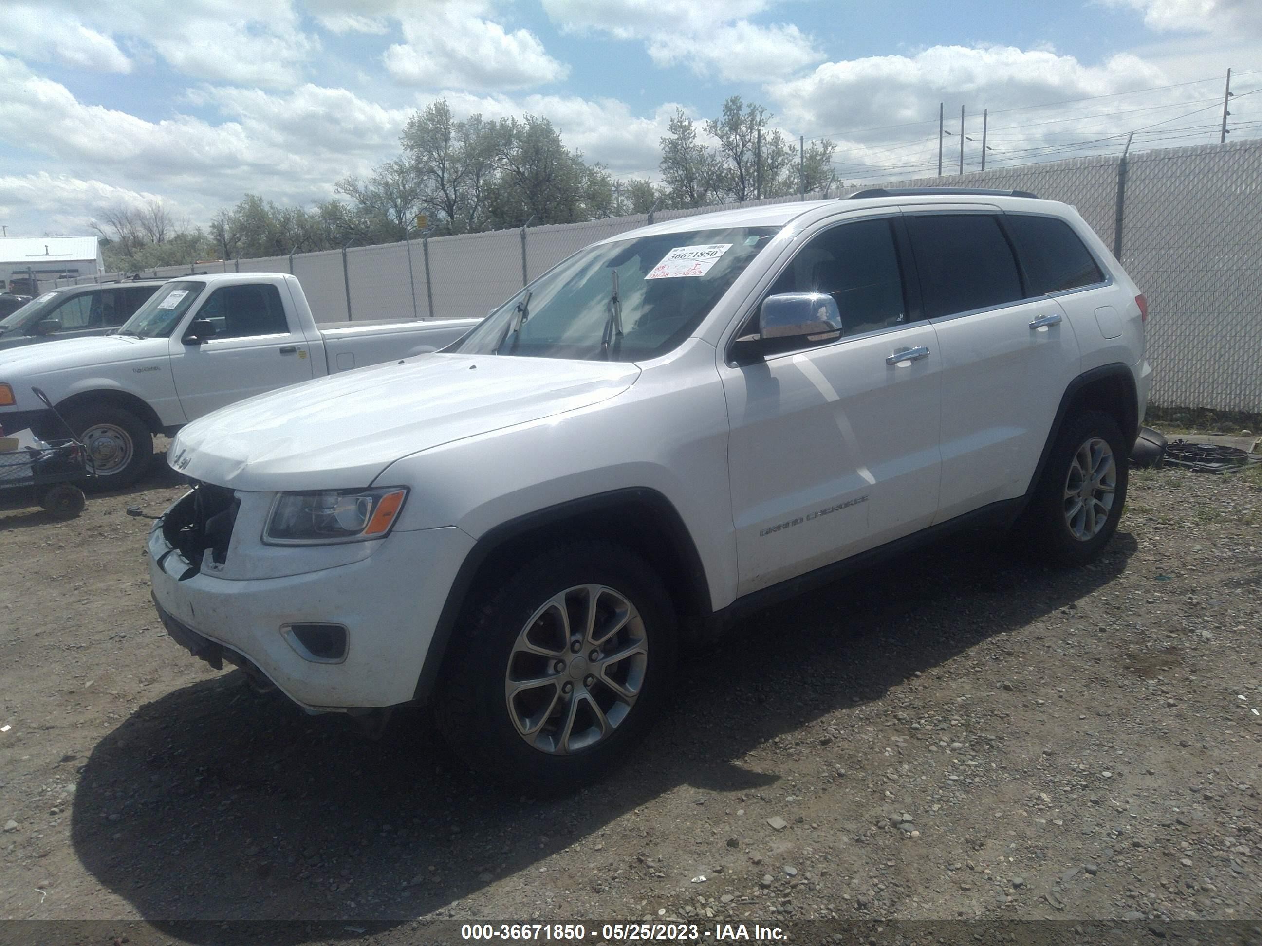 Photo 1 VIN: 1C4RJFBG2FC715967 - JEEP GRAND CHEROKEE 