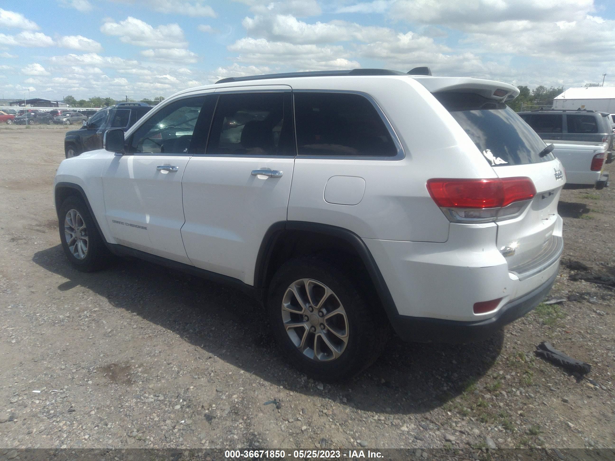 Photo 2 VIN: 1C4RJFBG2FC715967 - JEEP GRAND CHEROKEE 