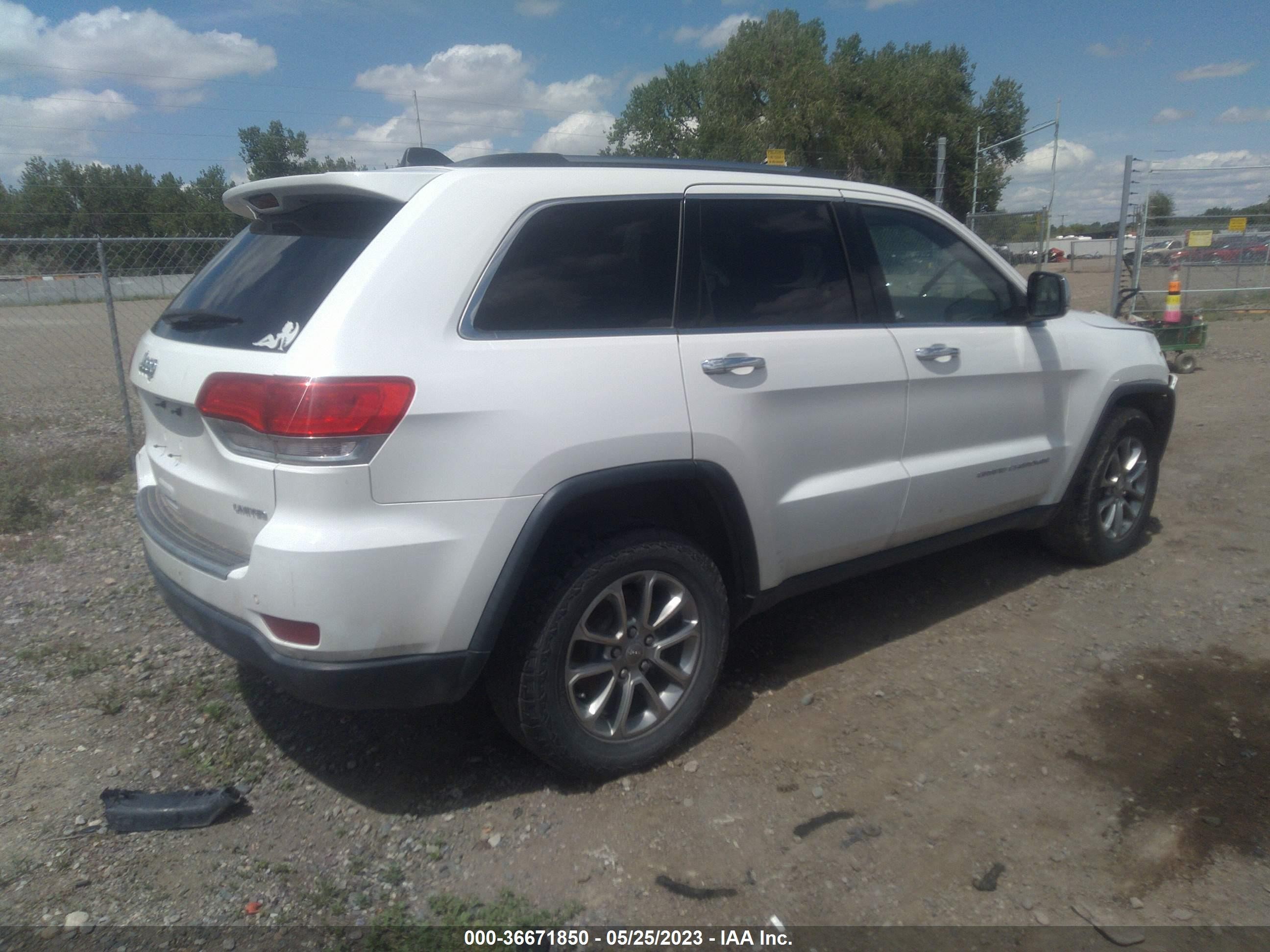 Photo 3 VIN: 1C4RJFBG2FC715967 - JEEP GRAND CHEROKEE 