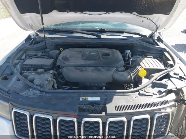 Photo 9 VIN: 1C4RJFBG2JC233010 - JEEP GRAND CHEROKEE 